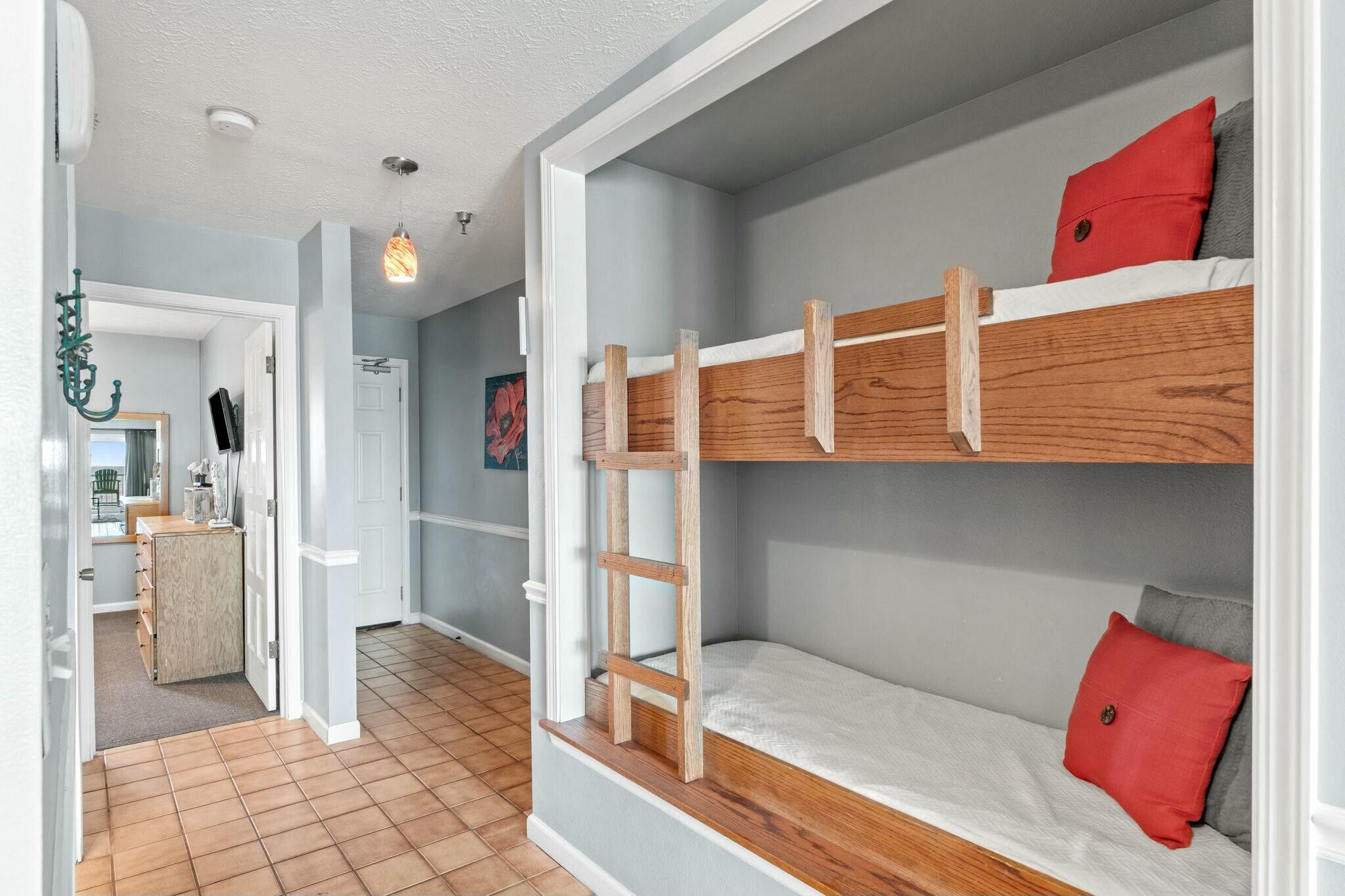 SEAFARER CONDO UNIT 106 - Residential