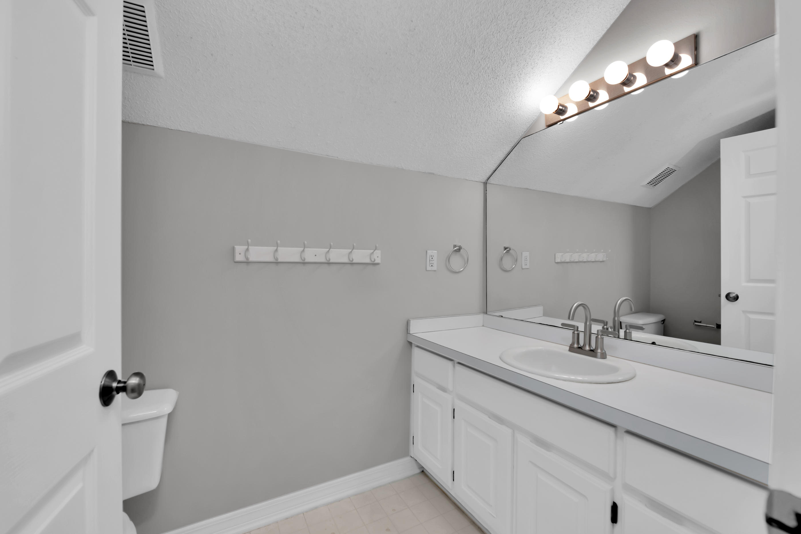 HOLLEY BY THE SEA - Residential