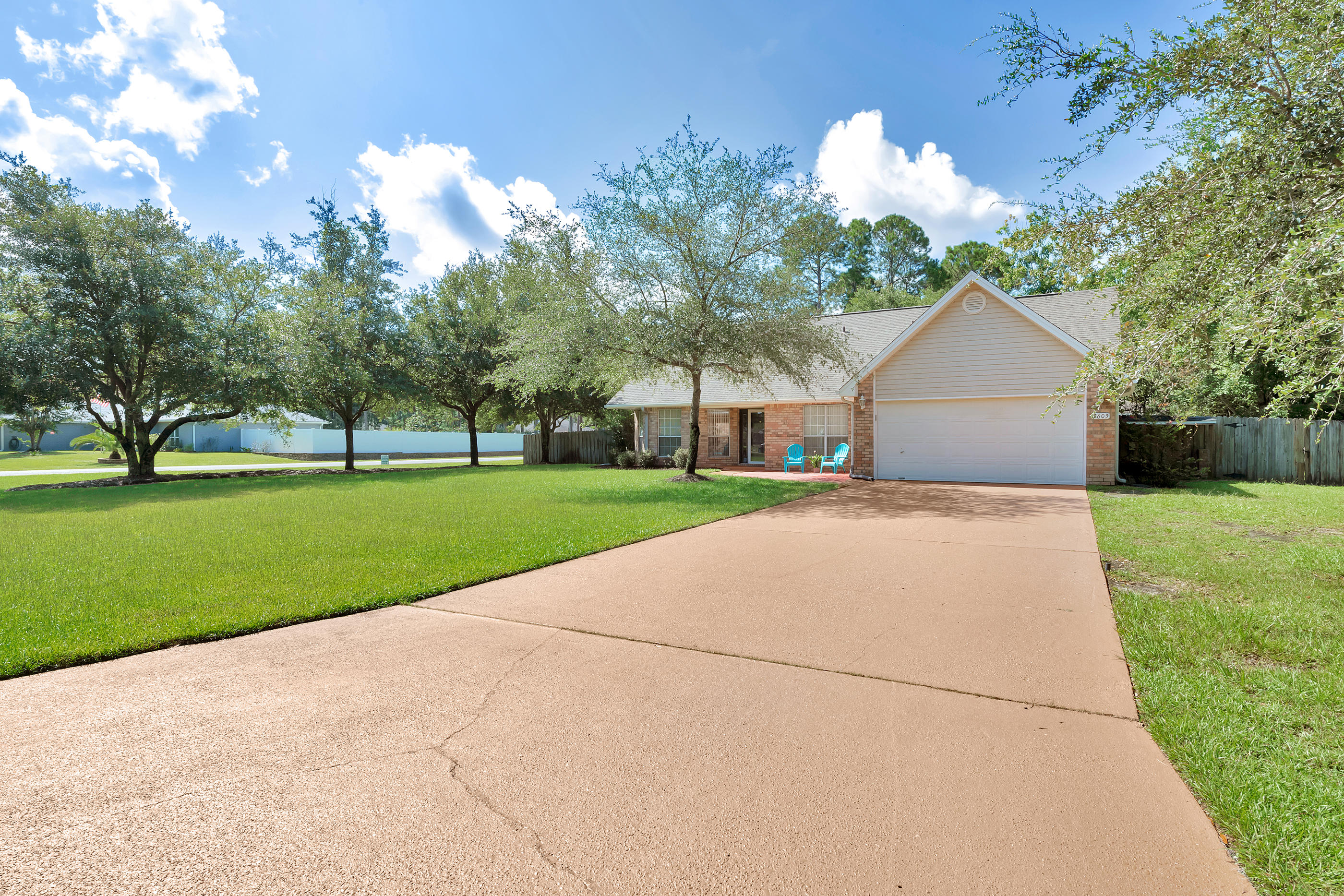 HOLLEY BY THE SEA - Residential