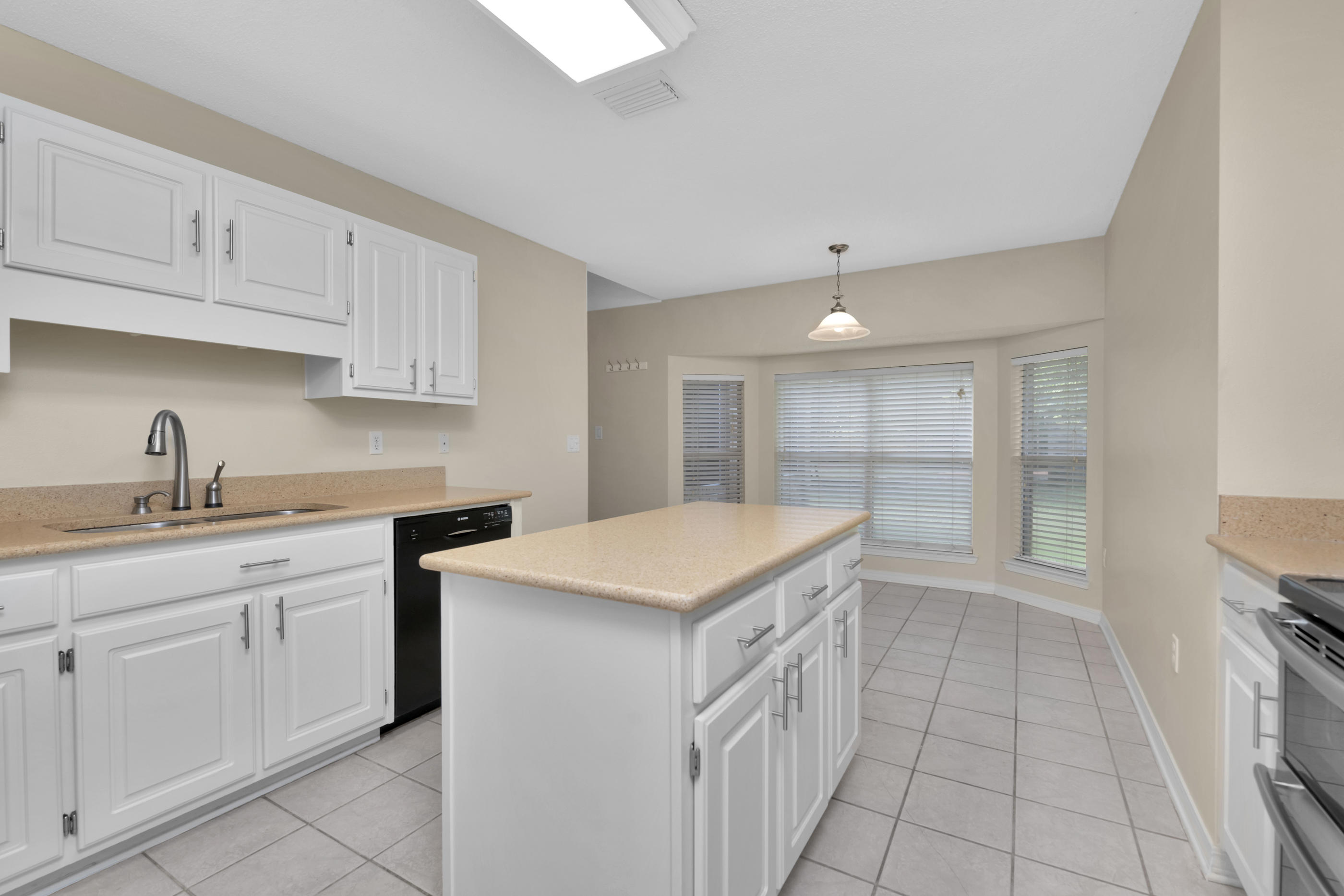 HOLLEY BY THE SEA - Residential