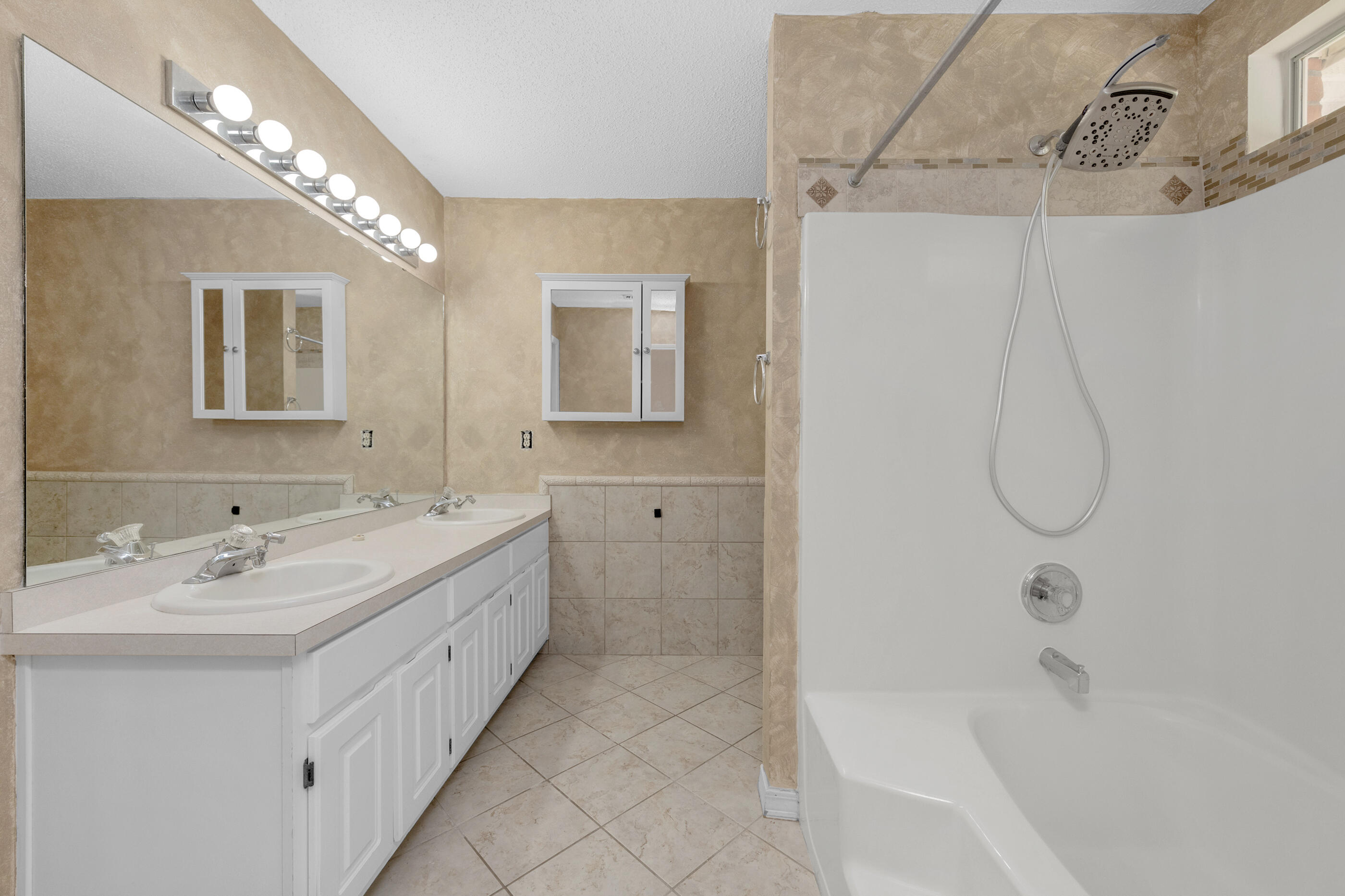 CORONADO VILLAGE PH 3 - Residential