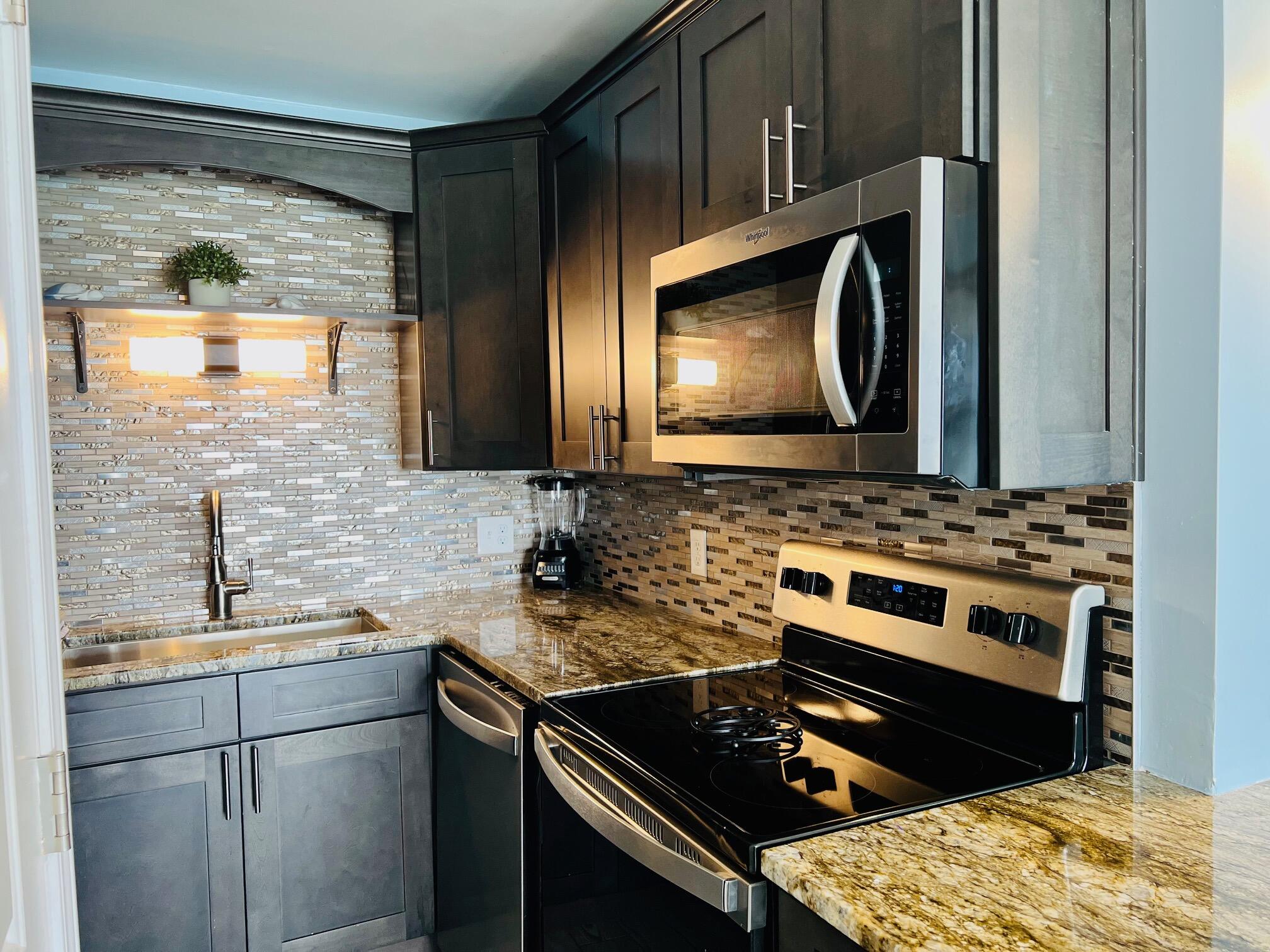 SUMMIT CONDOMINIUM, THE - Residential