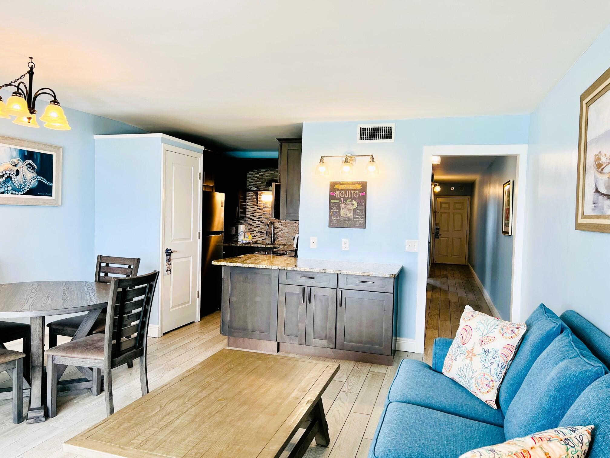 SUMMIT CONDOMINIUM, THE - Residential