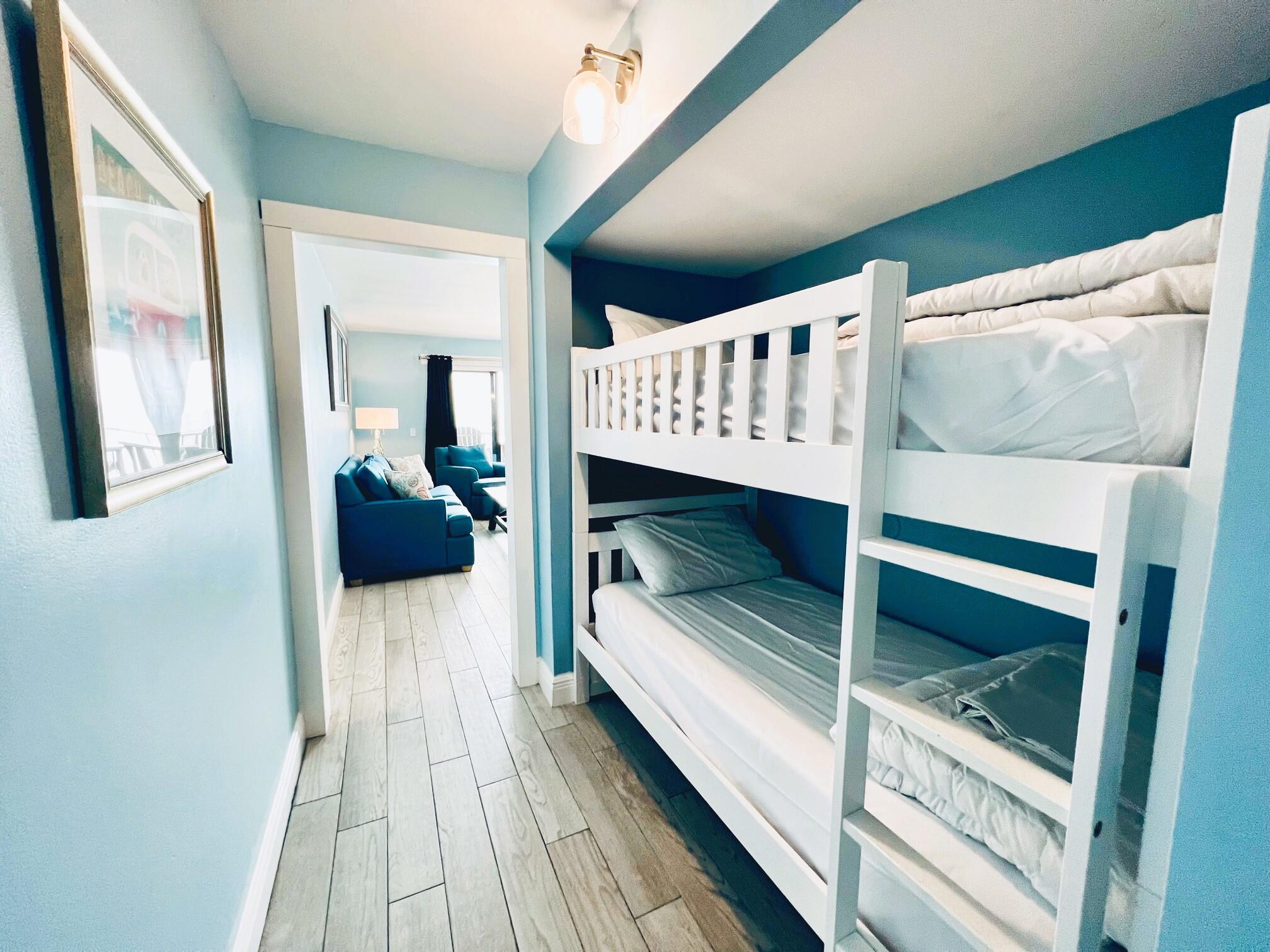 SUMMIT CONDOMINIUM, THE - Residential