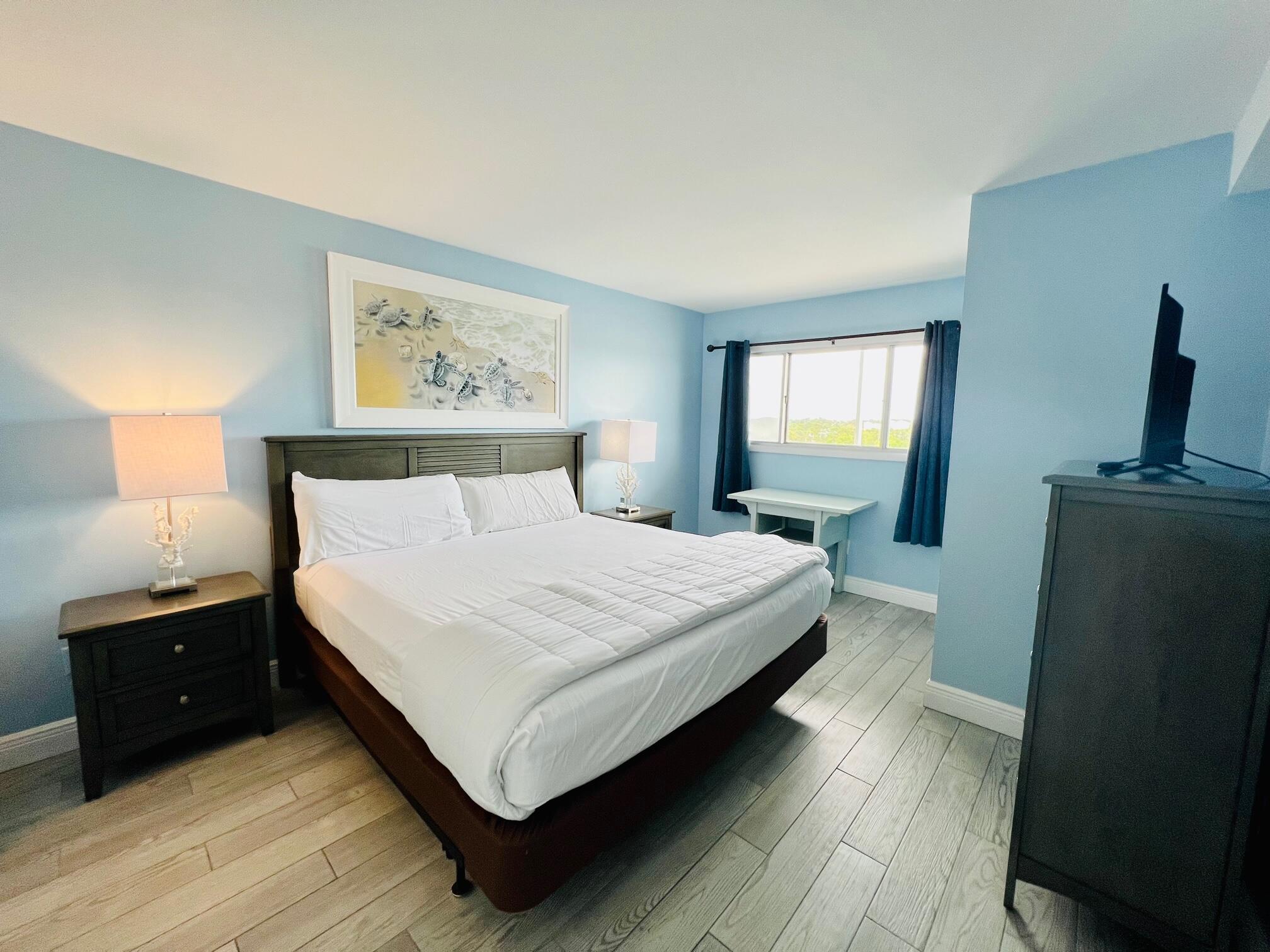 SUMMIT CONDOMINIUM, THE - Residential