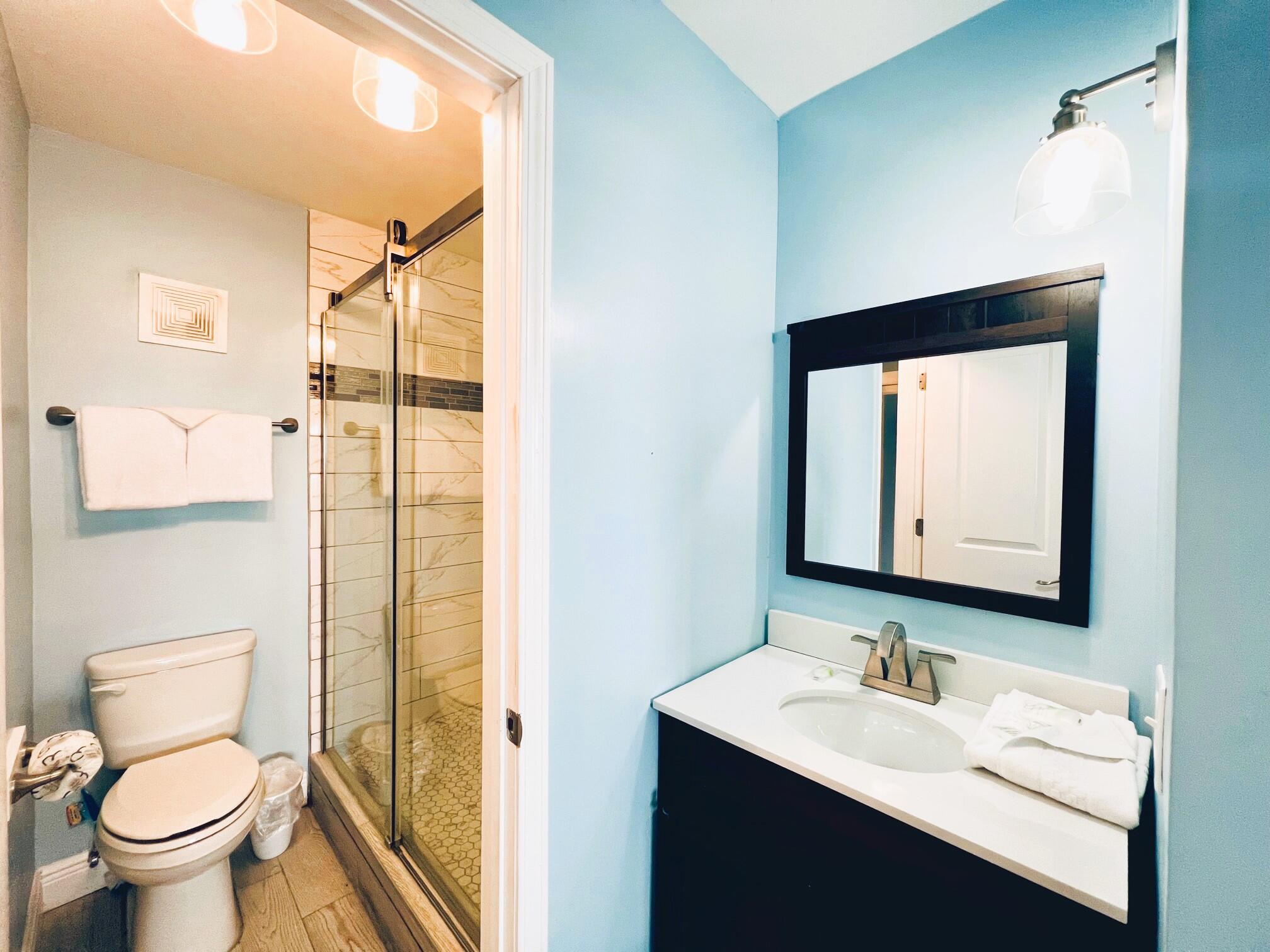 SUMMIT CONDOMINIUM, THE - Residential