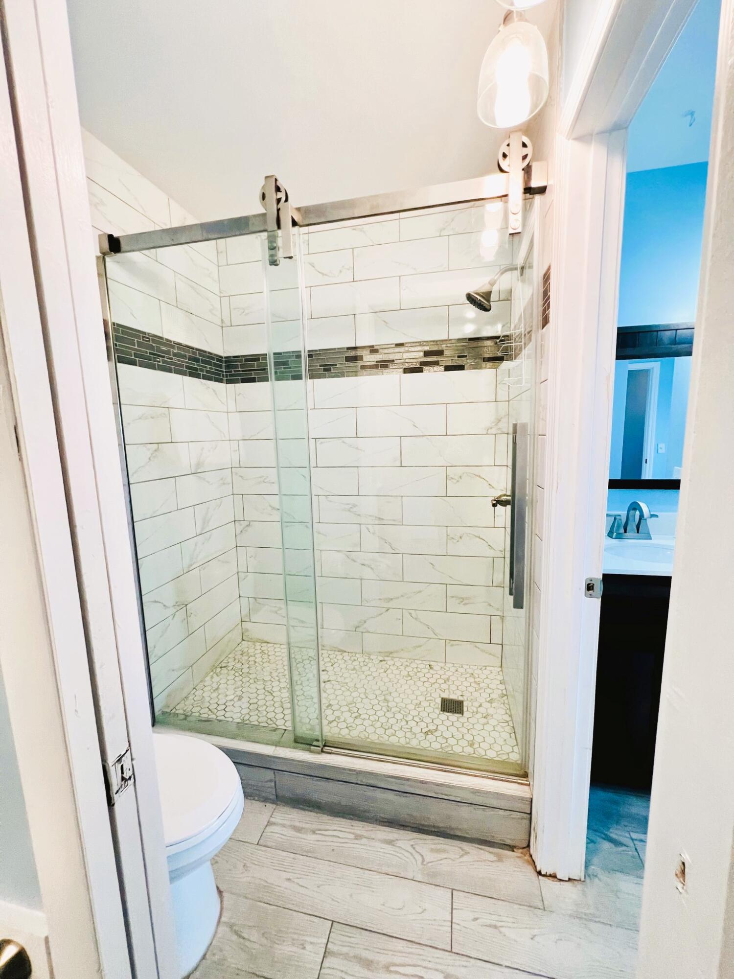 SUMMIT CONDOMINIUM, THE - Residential