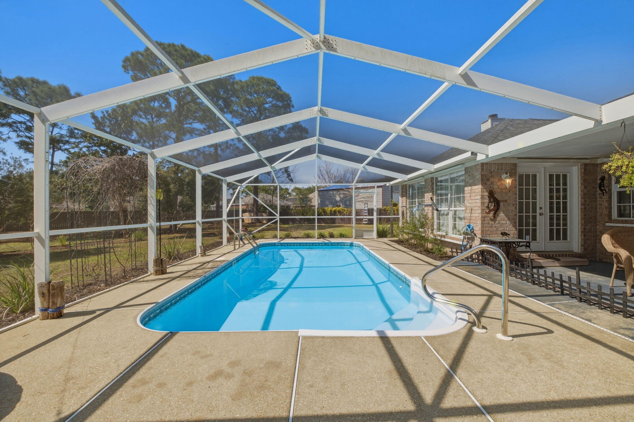 SOUND RETREAT - Residential