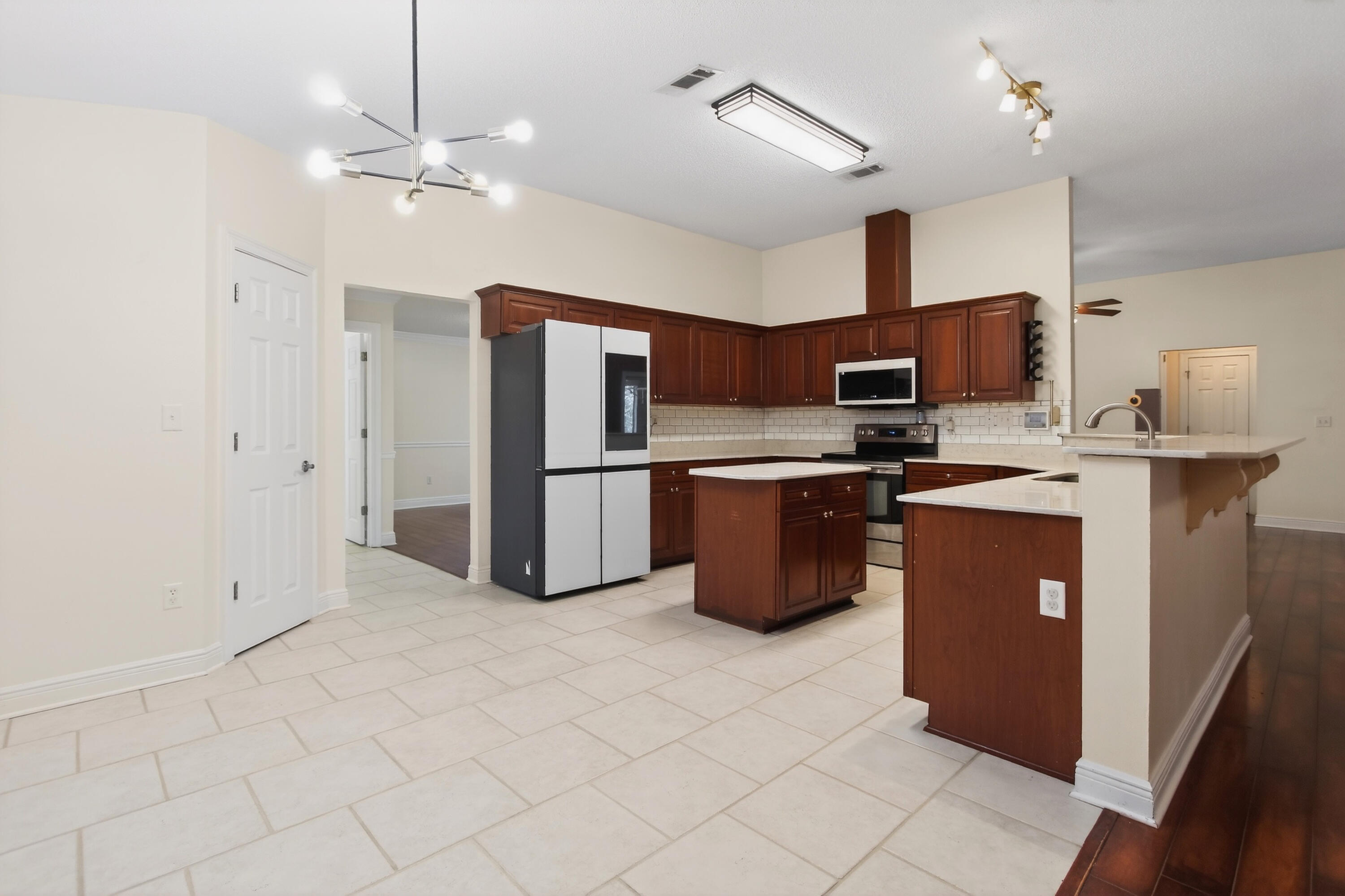 NORTHVIEW ESTATES 7TH ADDN - Residential Lease