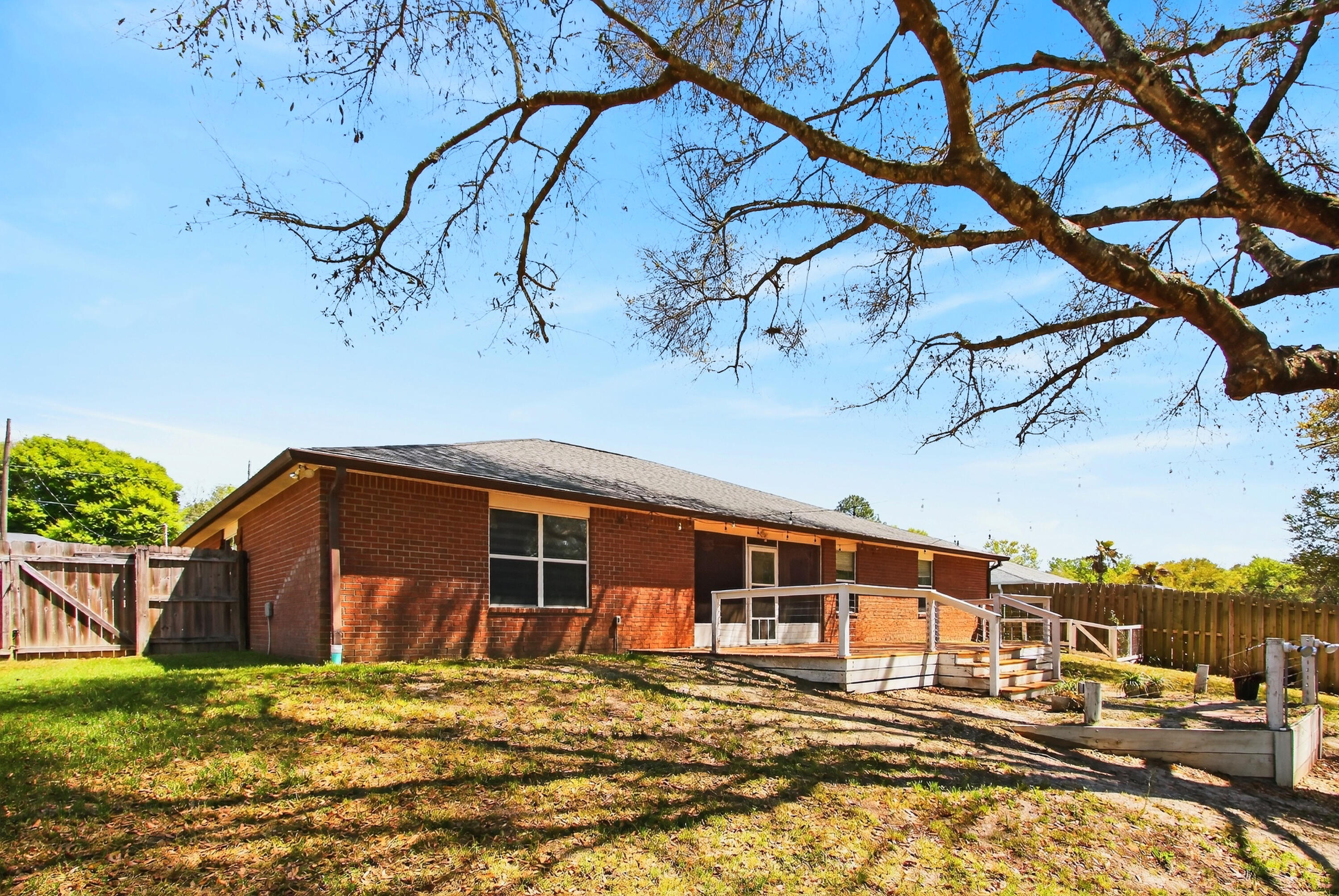 NORTHVIEW ESTATES 7TH ADDN - Residential Lease