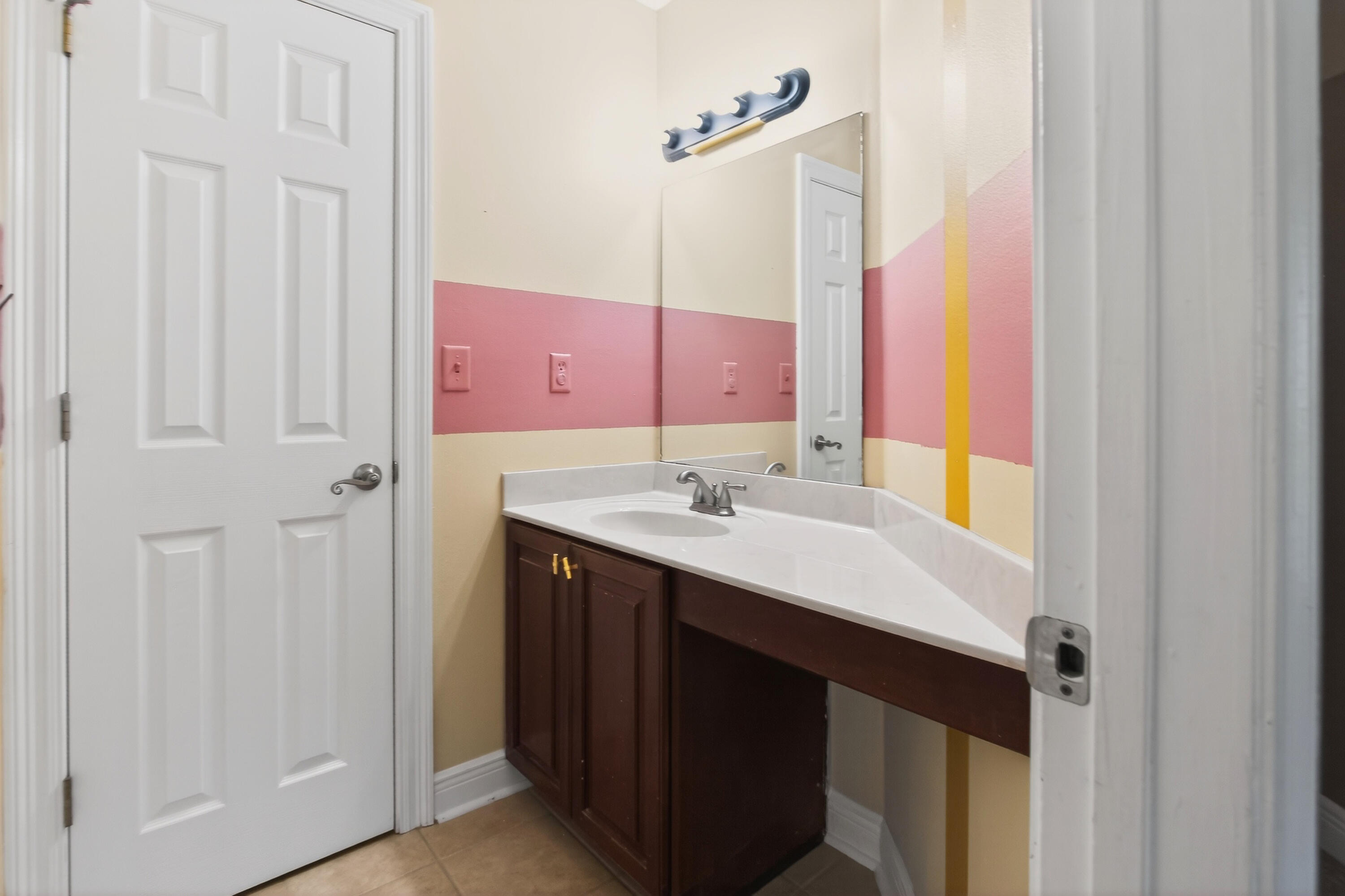 NORTHVIEW ESTATES 7TH ADDN - Residential Lease