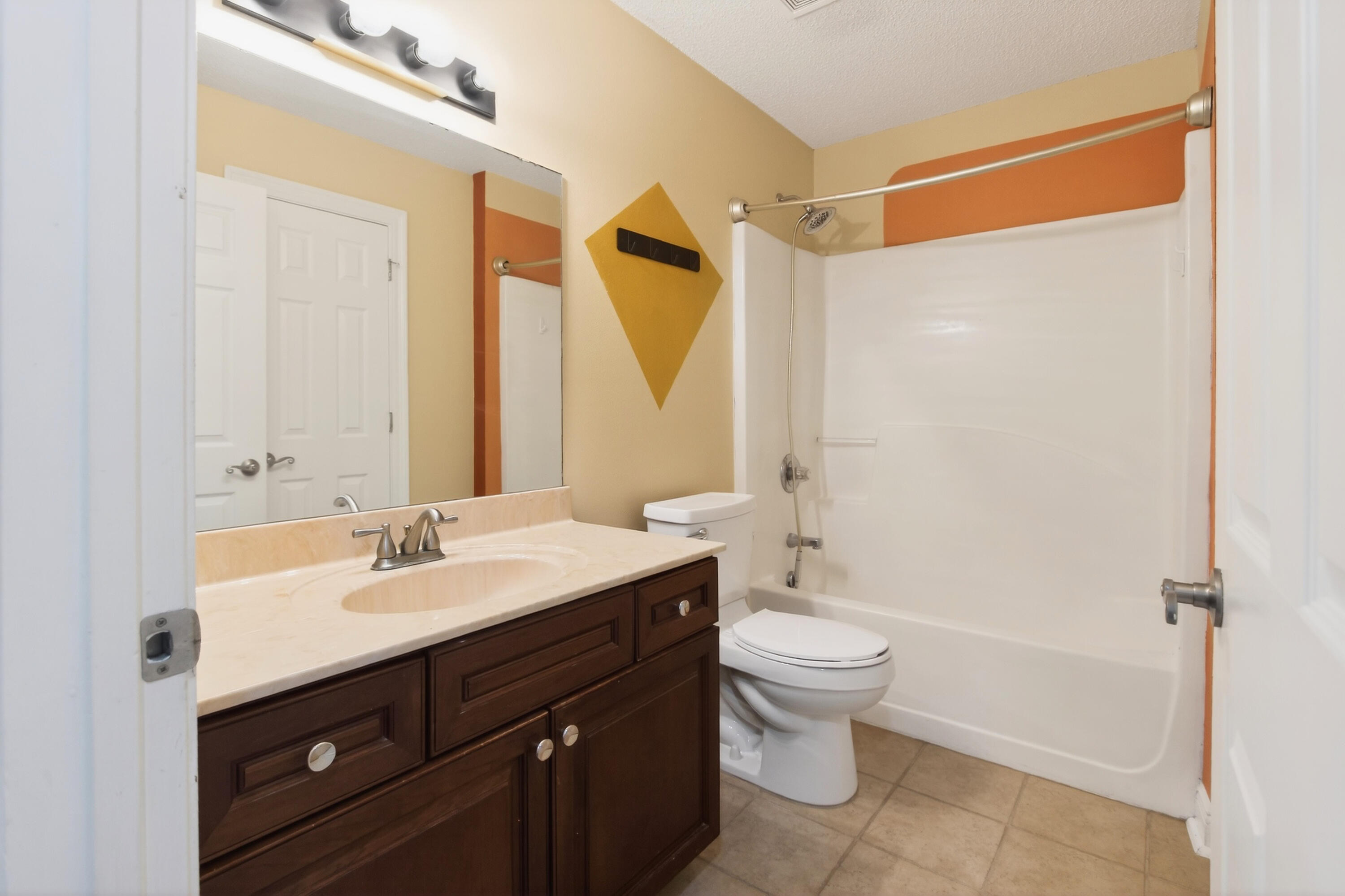 NORTHVIEW ESTATES 7TH ADDN - Residential Lease