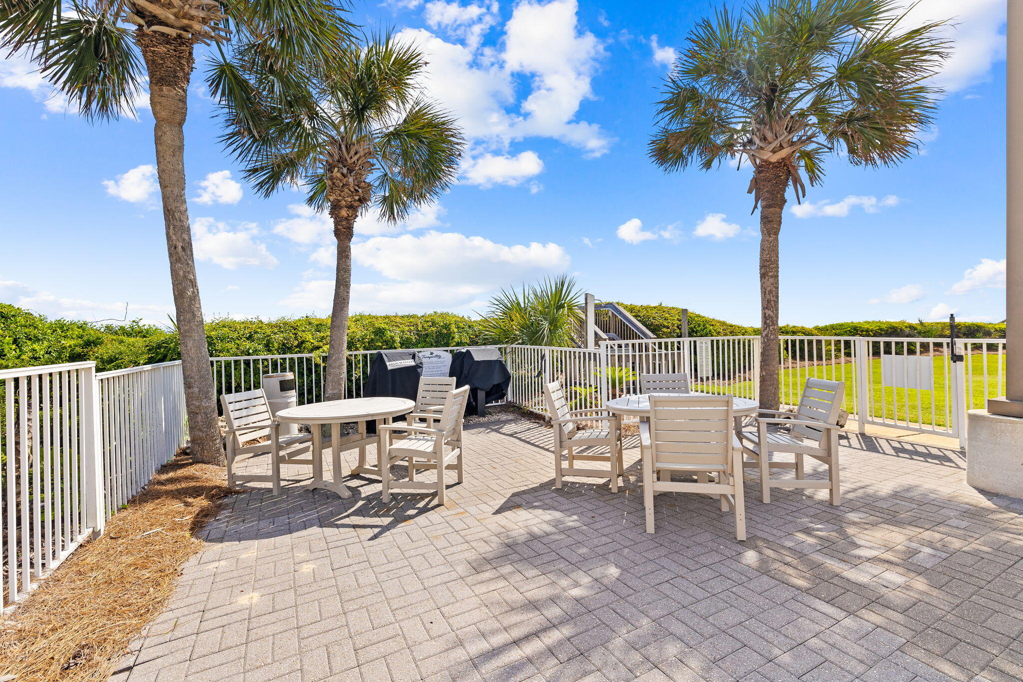 TRANQUILLITY ON THE BEACH - Residential