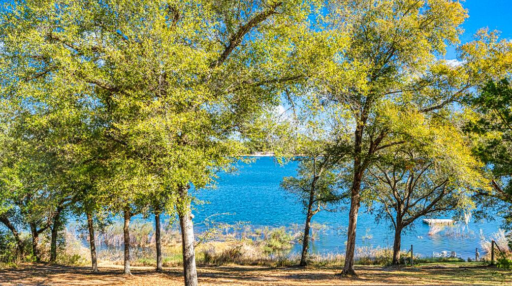 LEISURE LAKES - Residential