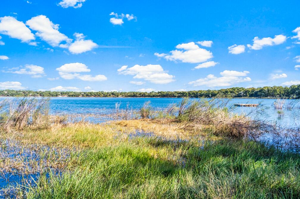 LEISURE LAKES - Residential