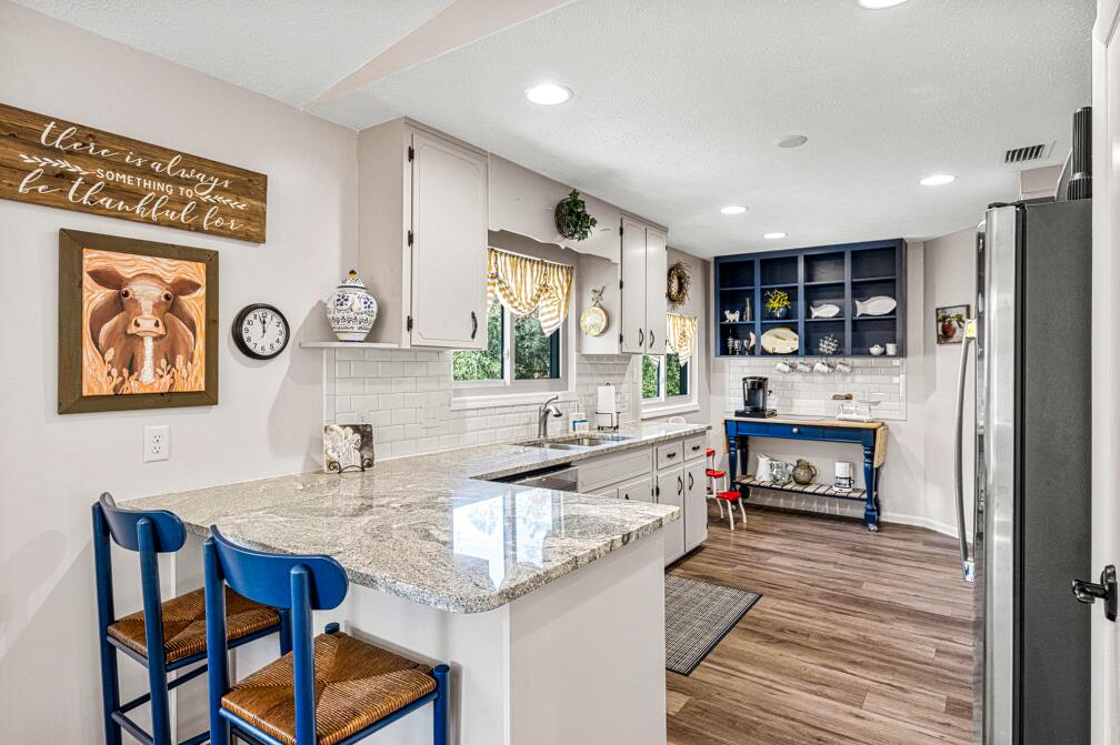 LEISURE LAKES - Residential