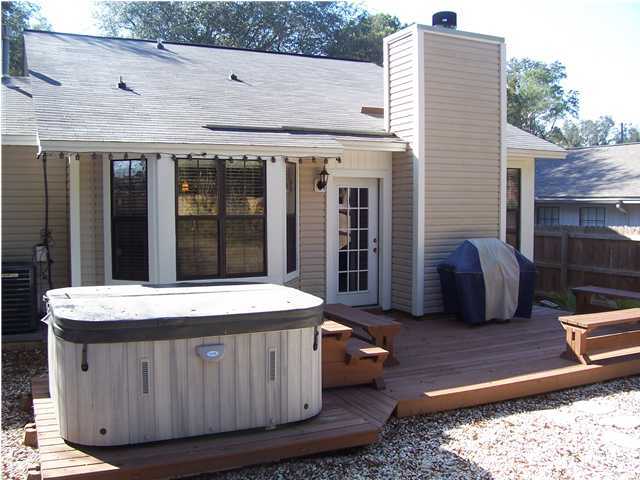 VALPARAISO PINECREST 3 - Residential Lease