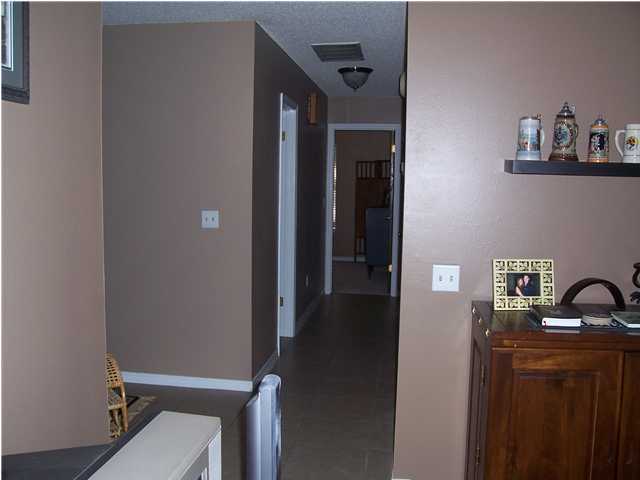 VALPARAISO PINECREST 3 - Residential Lease