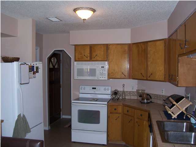 VALPARAISO PINECREST 3 - Residential Lease