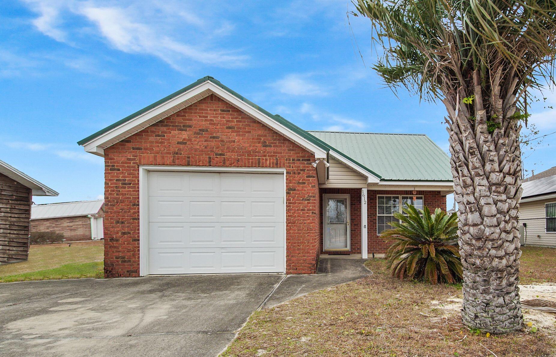 LYNN HAVEN - Residential