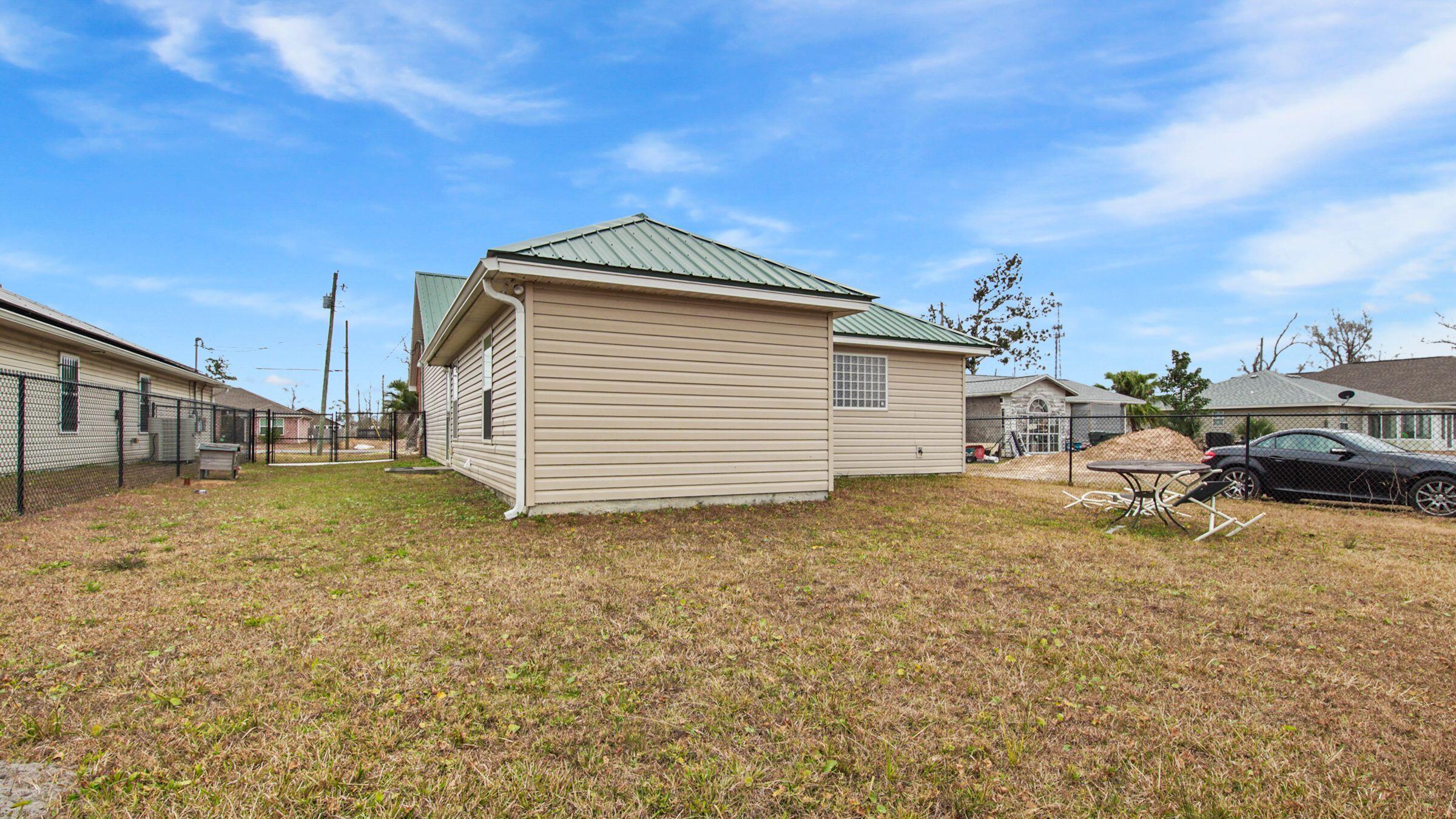 LYNN HAVEN - Residential