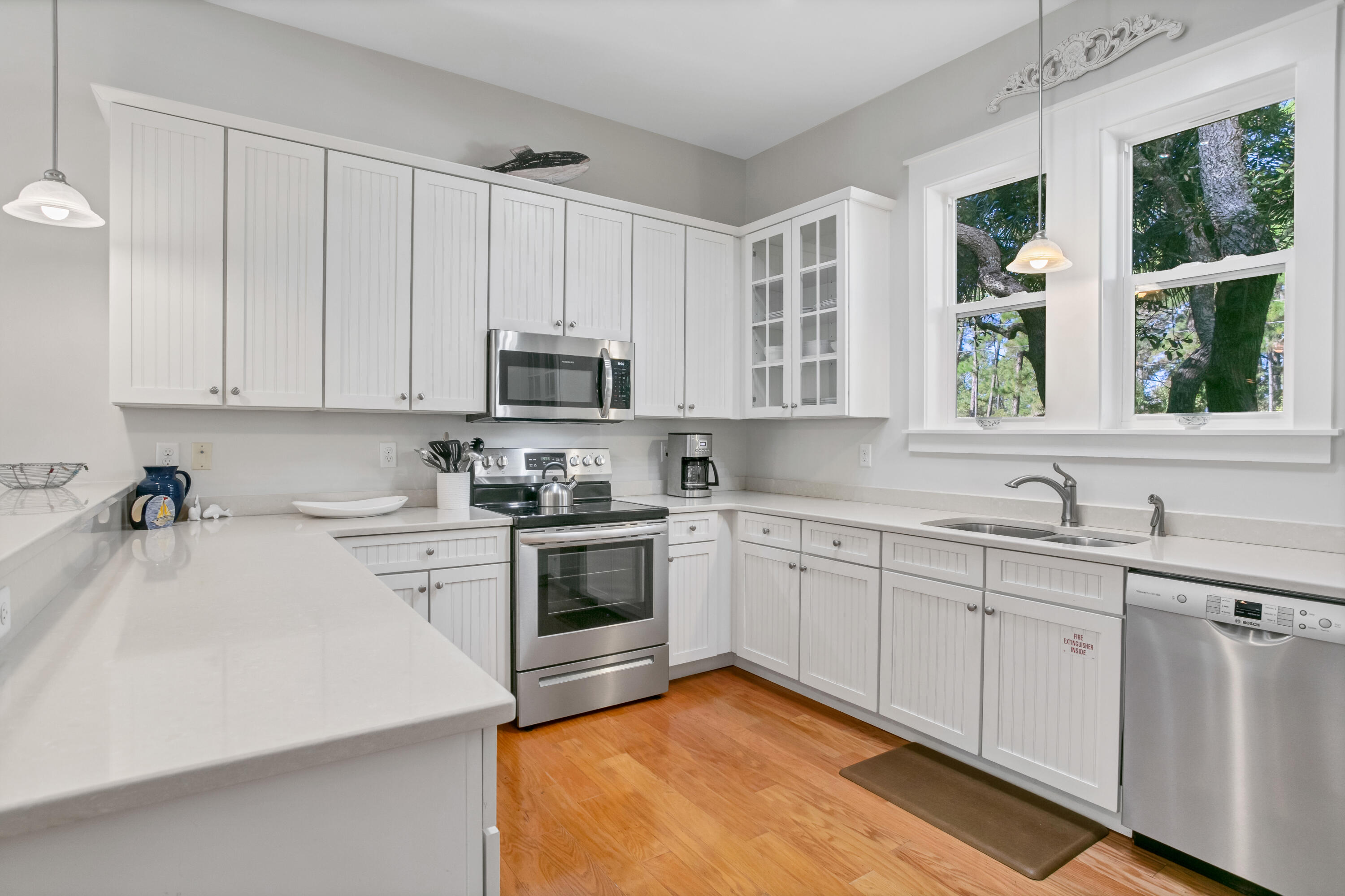 COTTAGES AT EASTERN LAKE - Residential