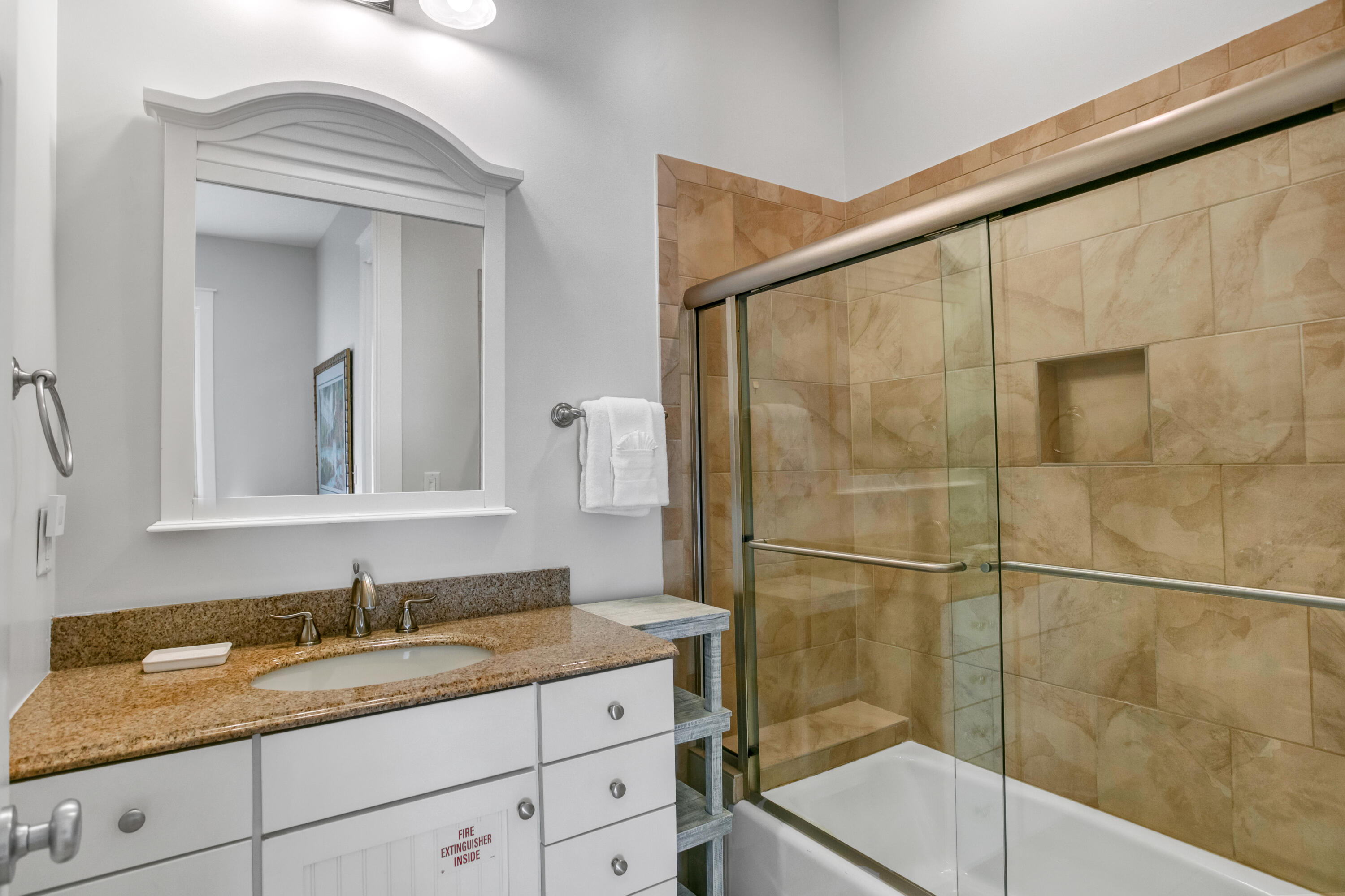 COTTAGES AT EASTERN LAKE - Residential