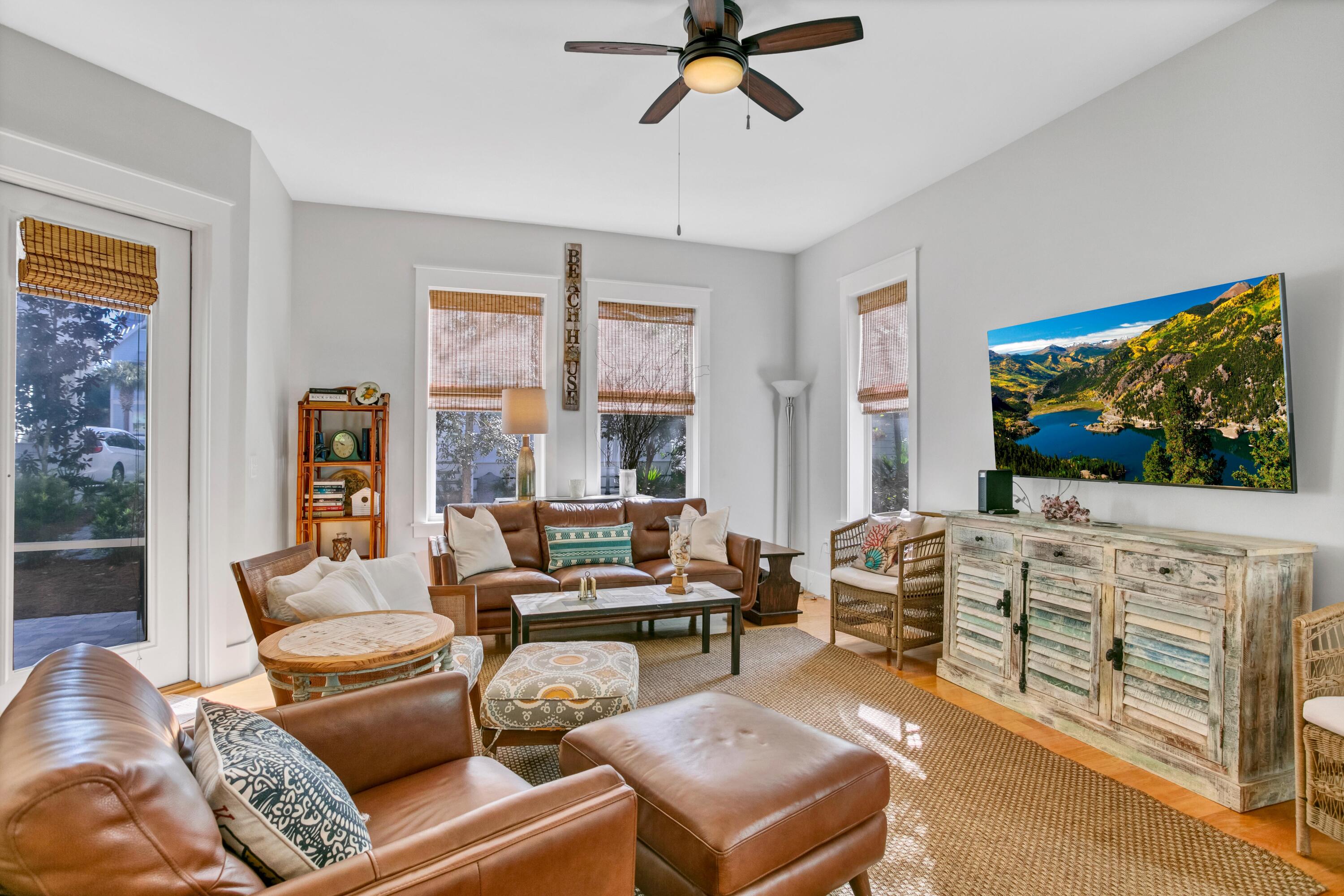 COTTAGES AT EASTERN LAKE - Residential