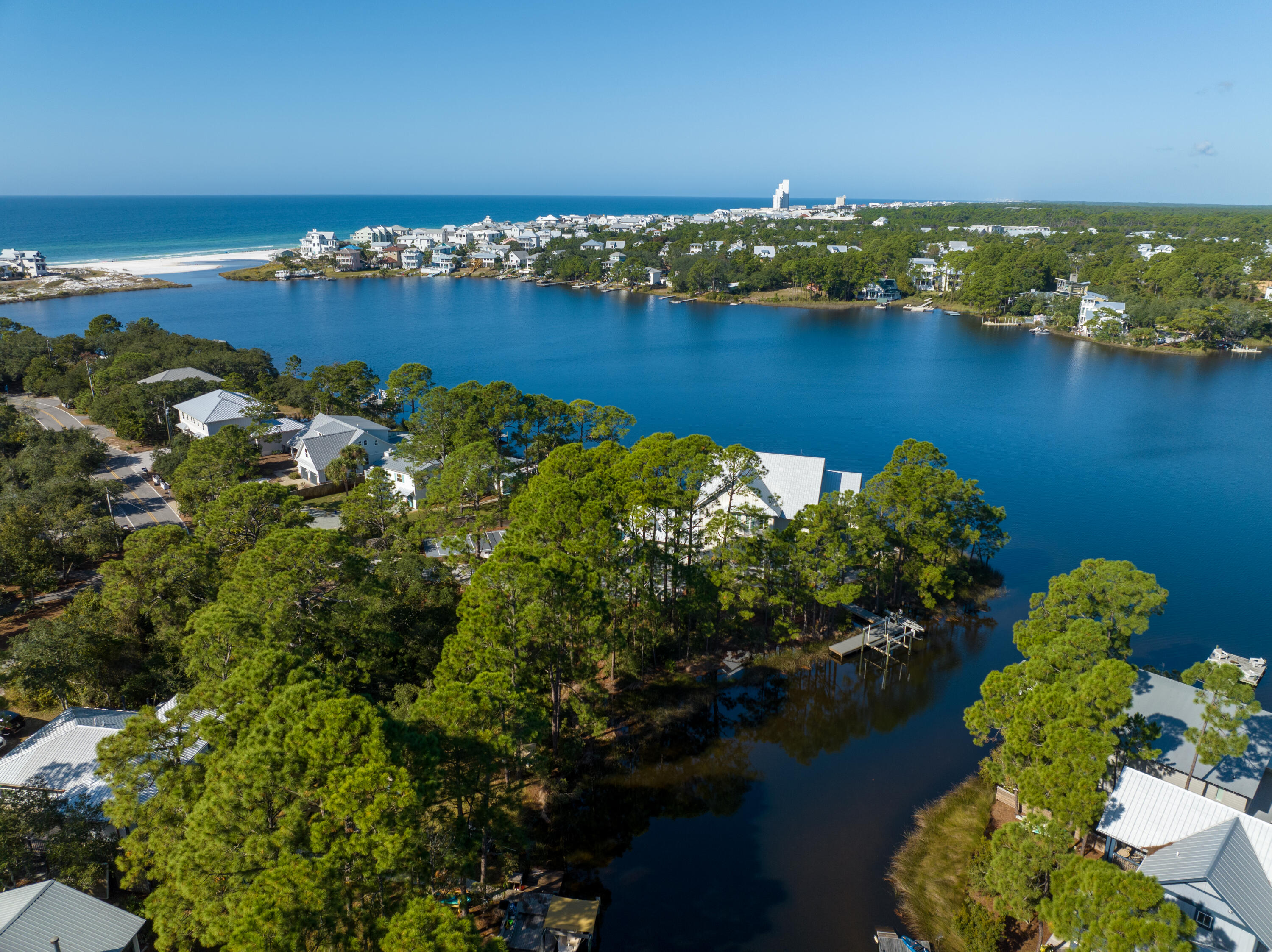 COTTAGES AT EASTERN LAKE - Residential