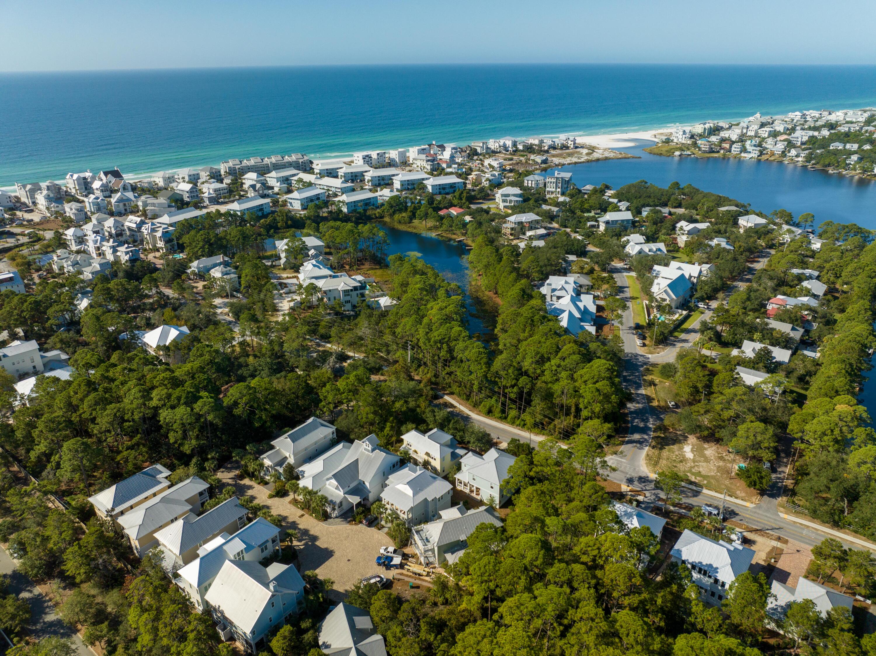 COTTAGES AT EASTERN LAKE - Residential