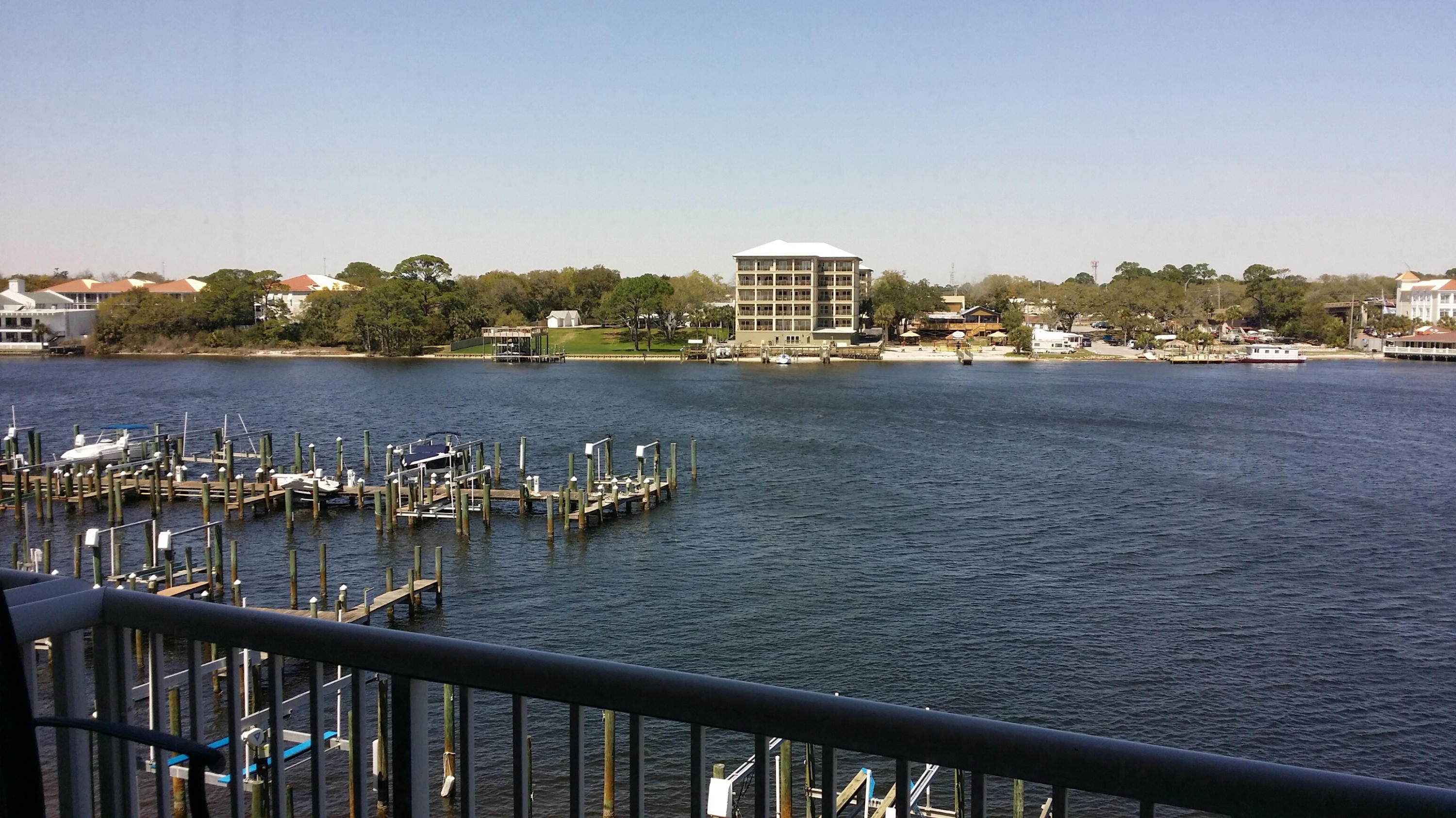 Palm Court Yacht Club - Residential