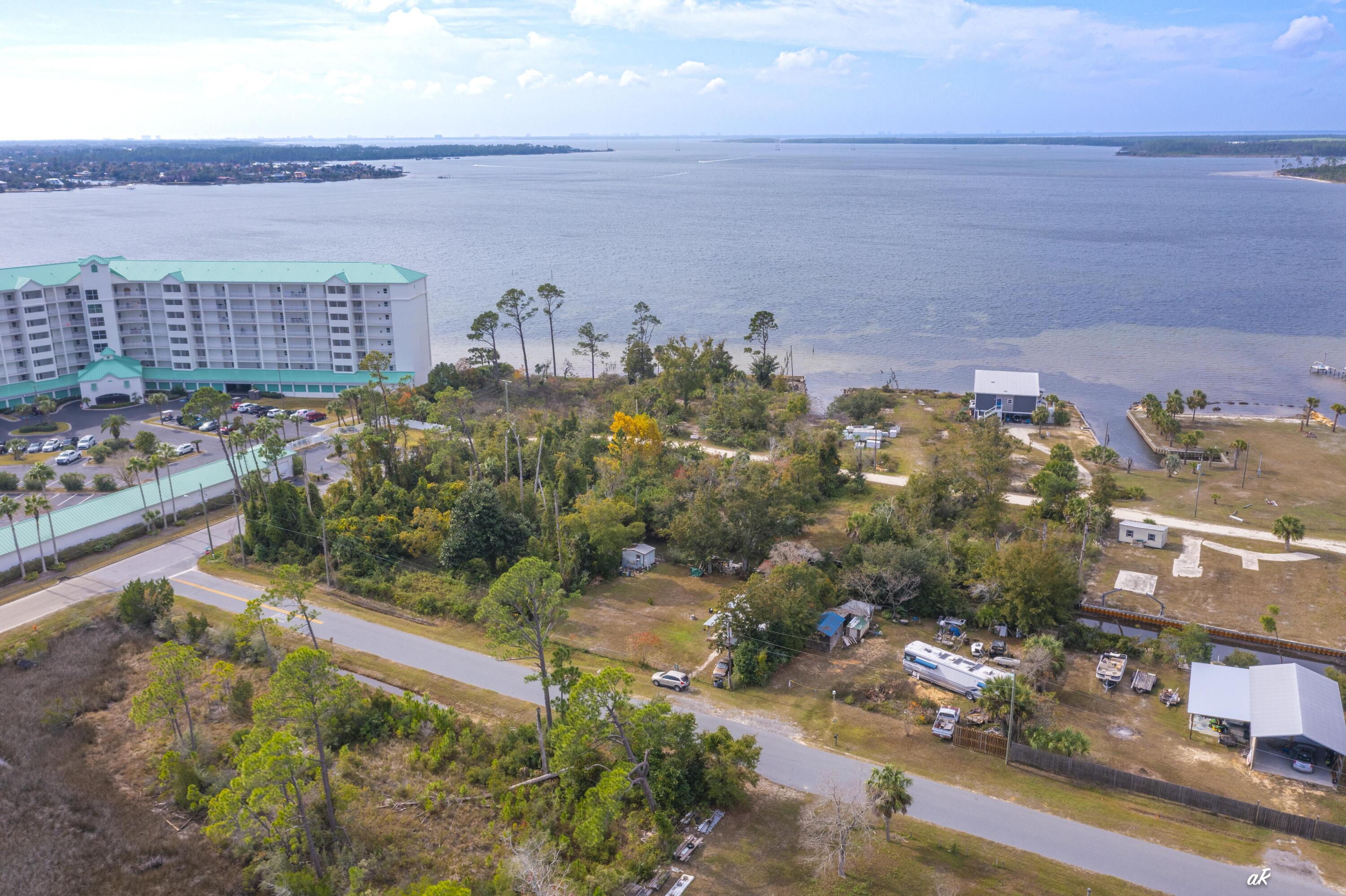 NO RECORDED SUBDIVISION - Land