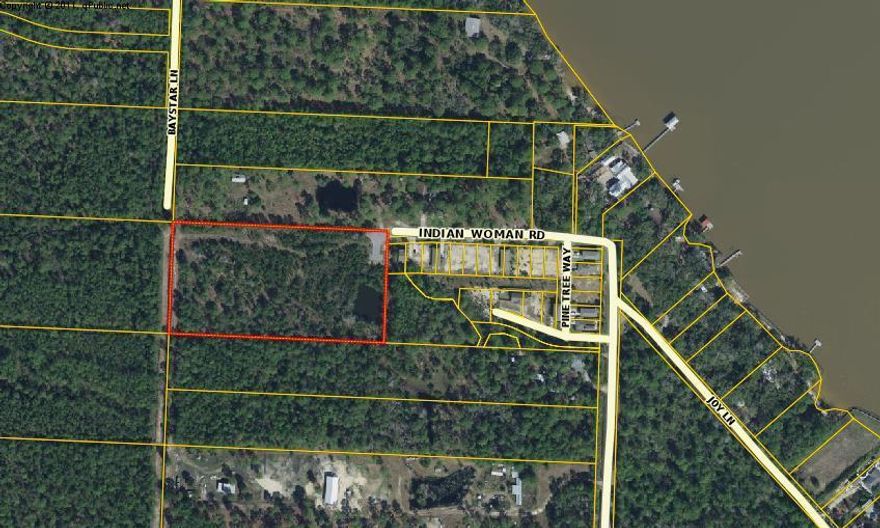 Great spot for a small development or build just one house and enjoy the extra privacy! This area has seen a lot of positive changes recently - paved roads, underground utilities and many newly built homes close by. South Walton High School is just around the corner. Convenient location with easy access to Hwy 98, the 331 bridge, and the world's most beautiful beaches are just a short (5 minute) drive down Hwy 393. Drive by and see any time. Zoned NPA-Infill.