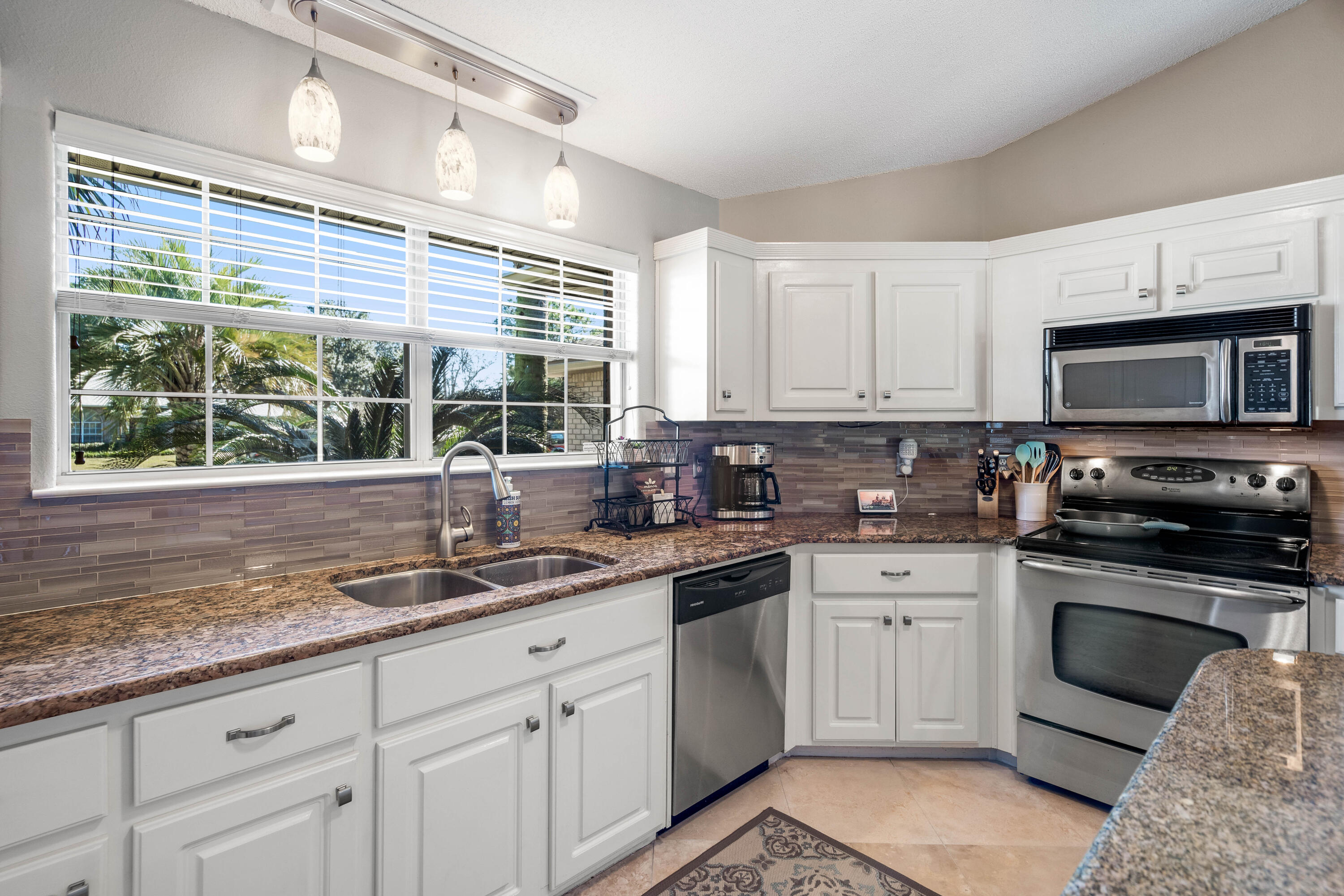 HOLLEY BY THE SEA - Residential