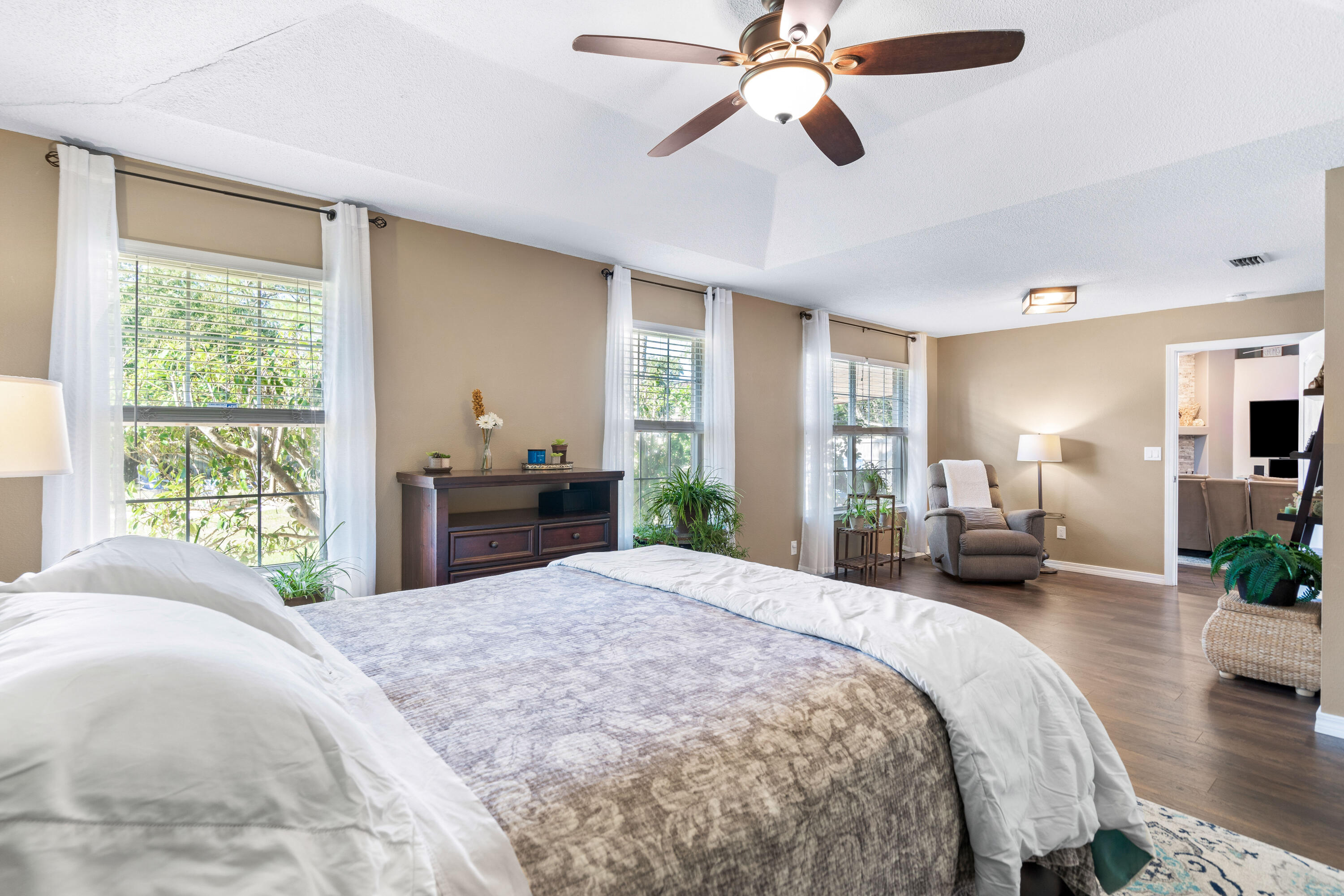 HOLLEY BY THE SEA - Residential