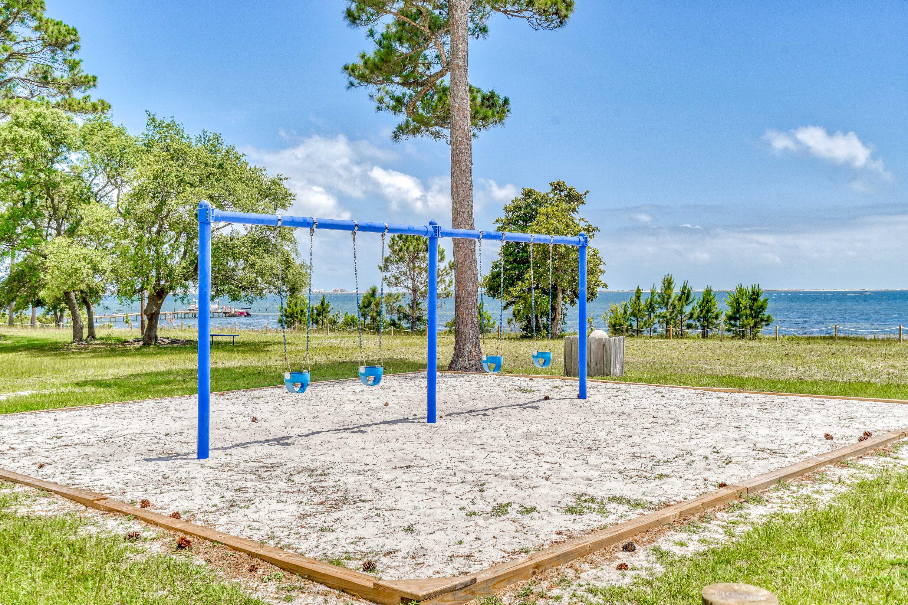 HOLLEY BY THE SEA - Residential