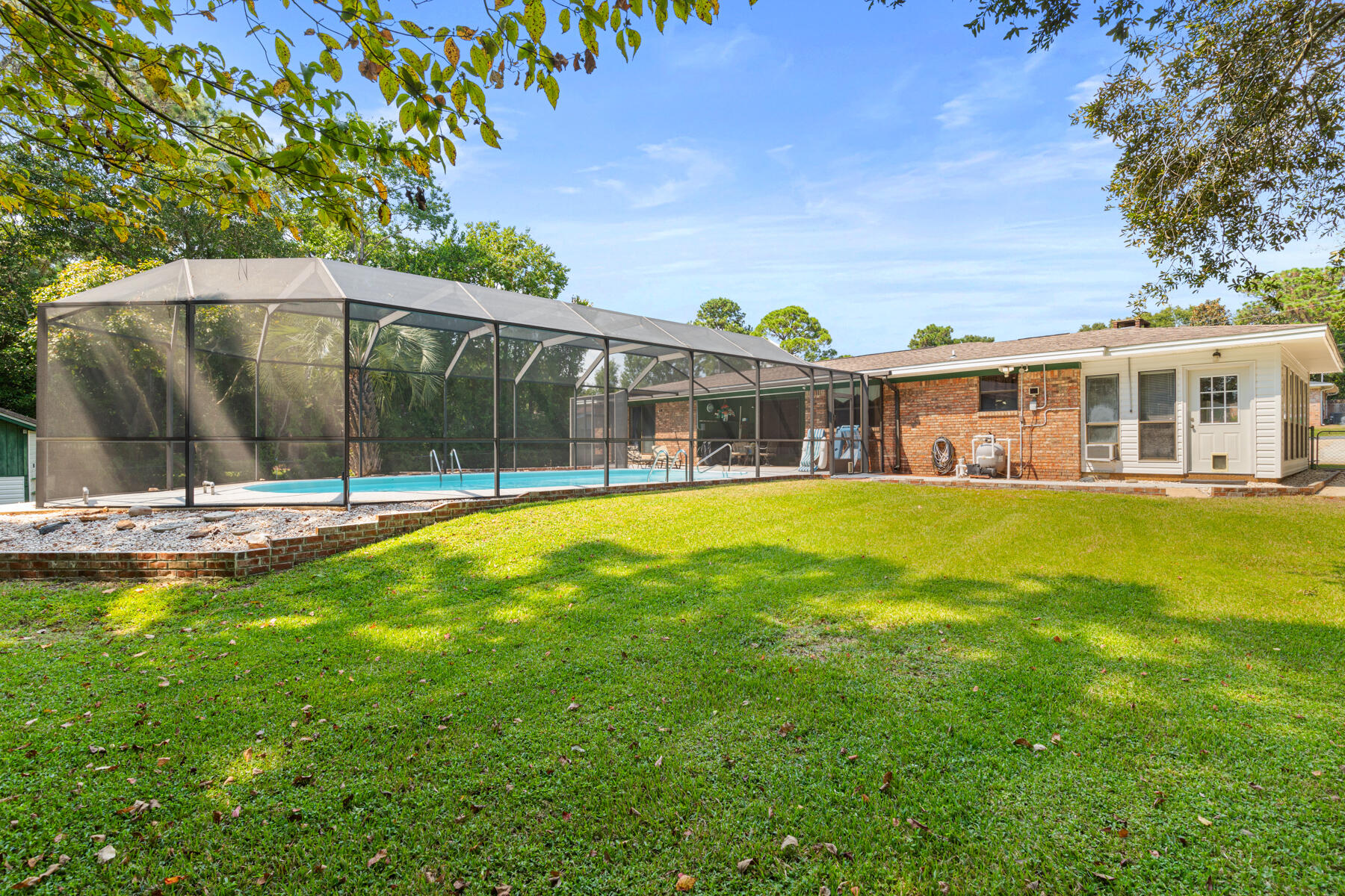 BAYOU POQUITO - Residential