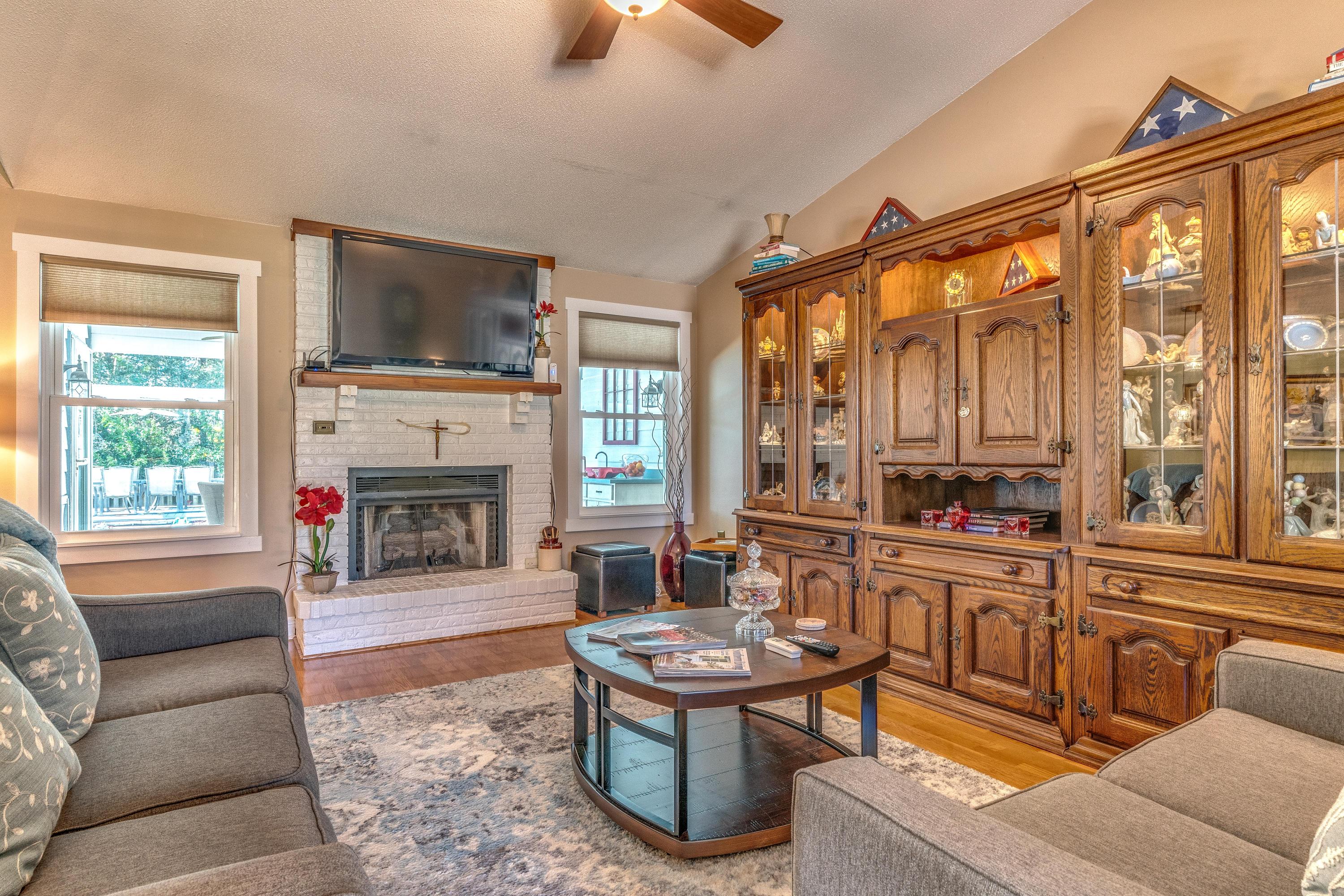 HUNTER WOODS - Residential