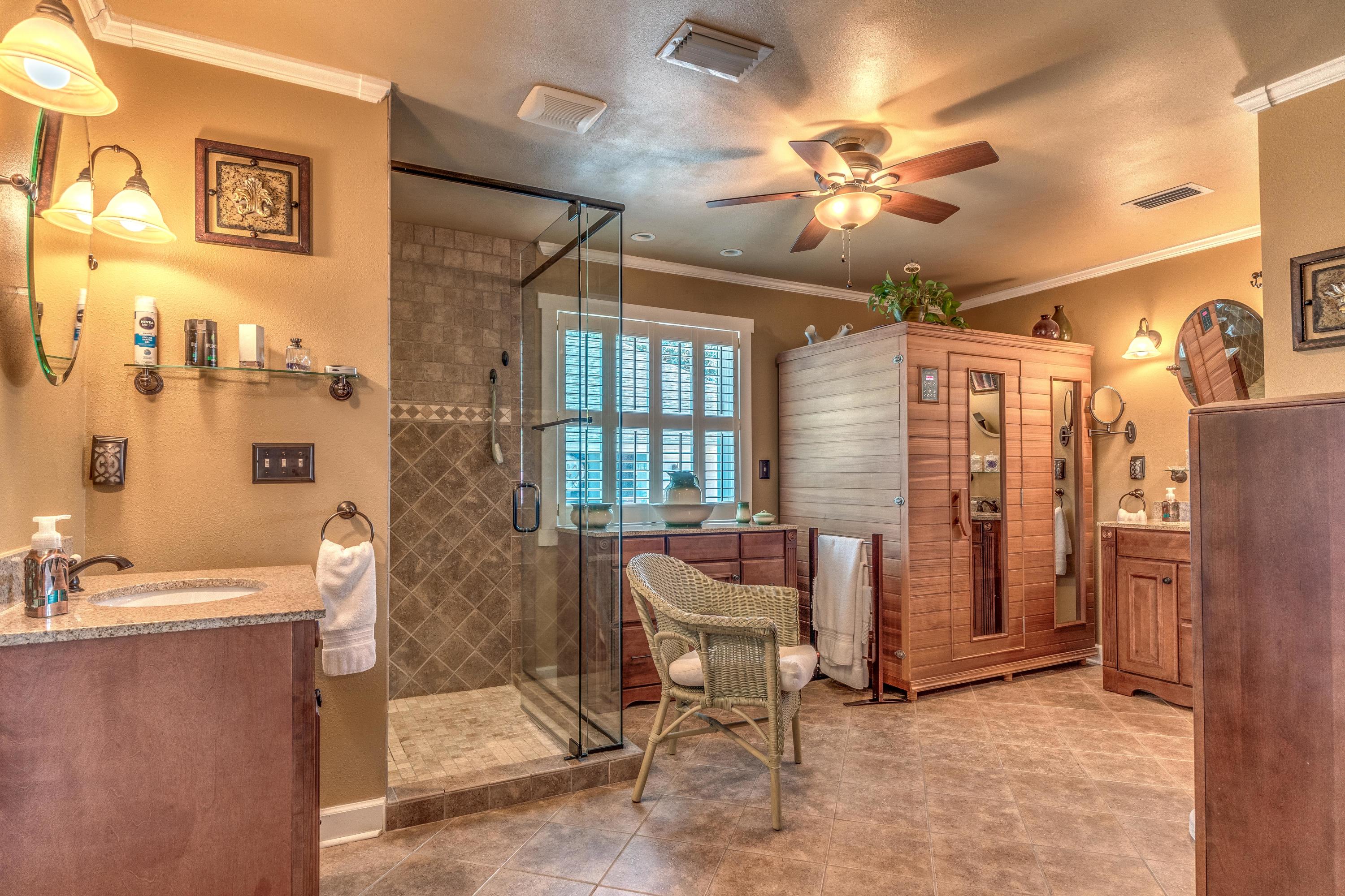 HUNTER WOODS - Residential