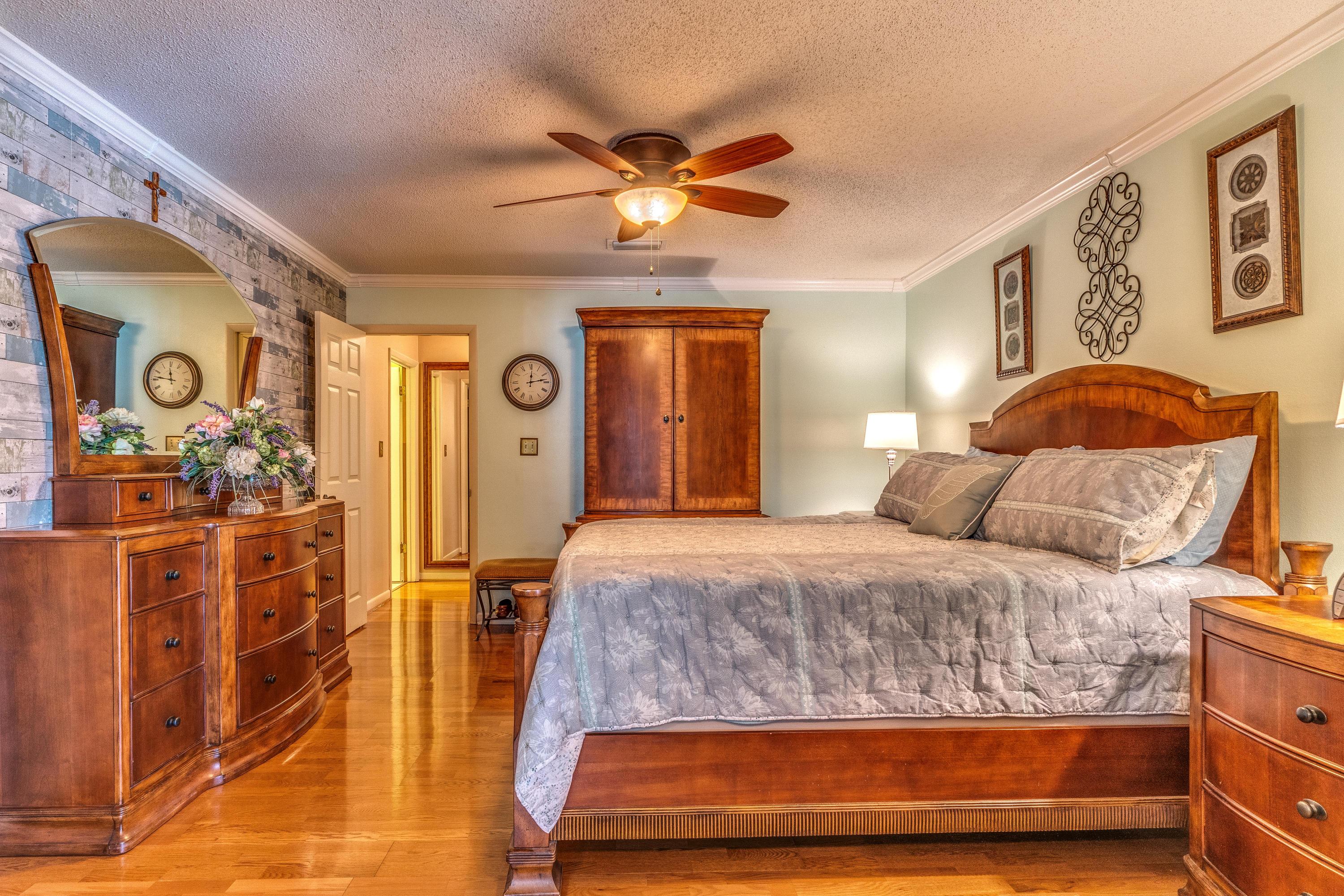 HUNTER WOODS - Residential