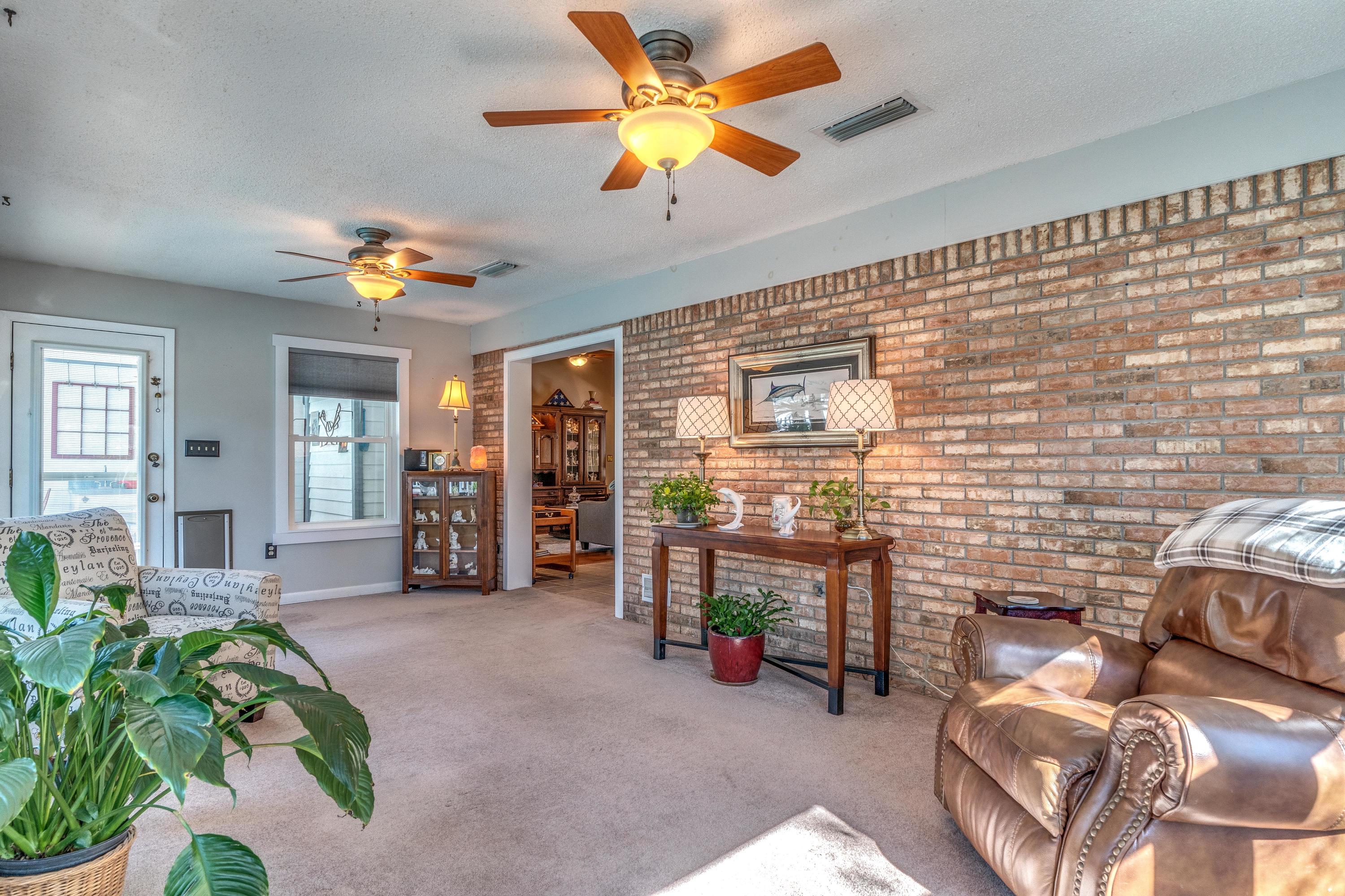 HUNTER WOODS - Residential