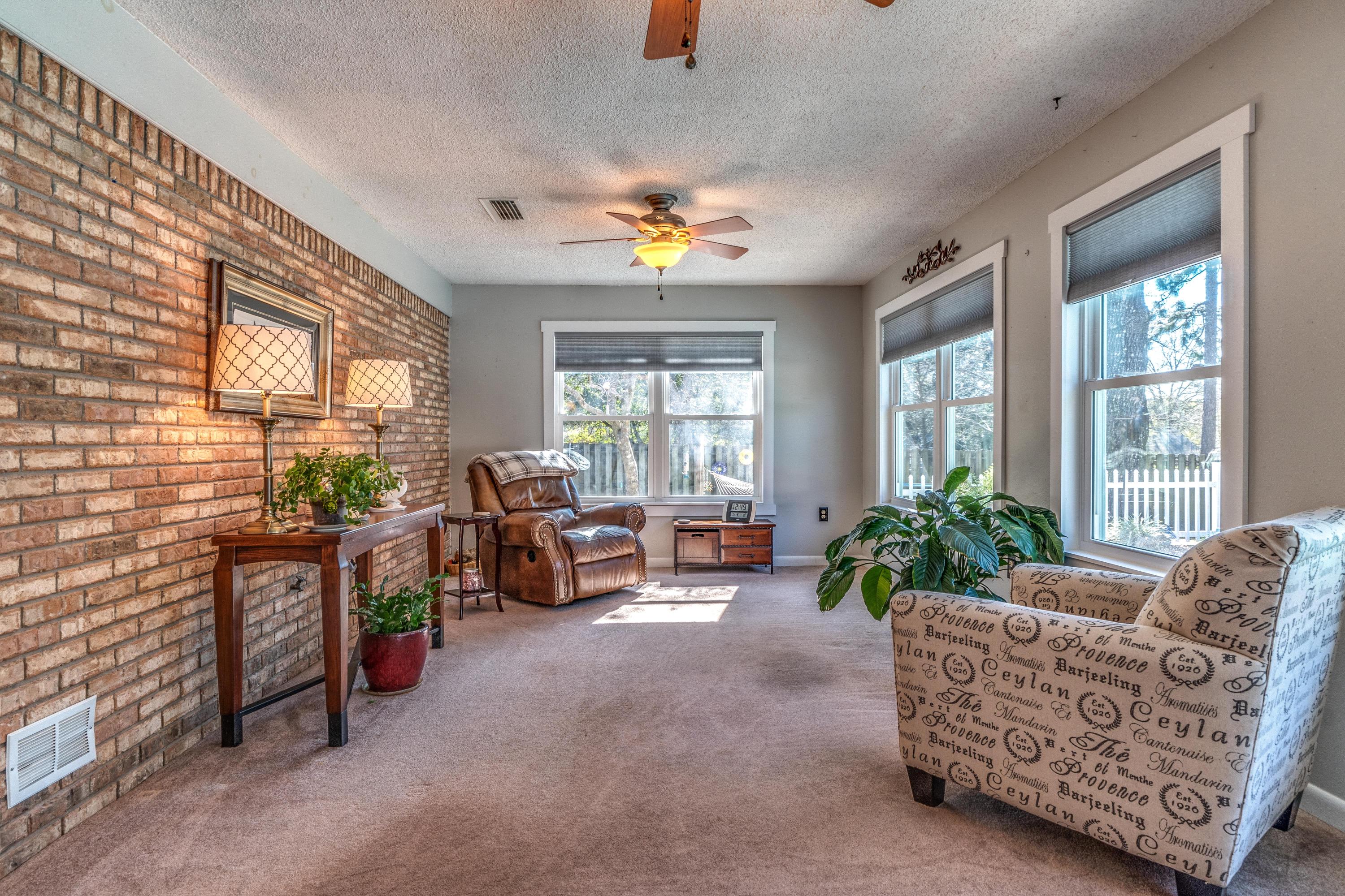 HUNTER WOODS - Residential