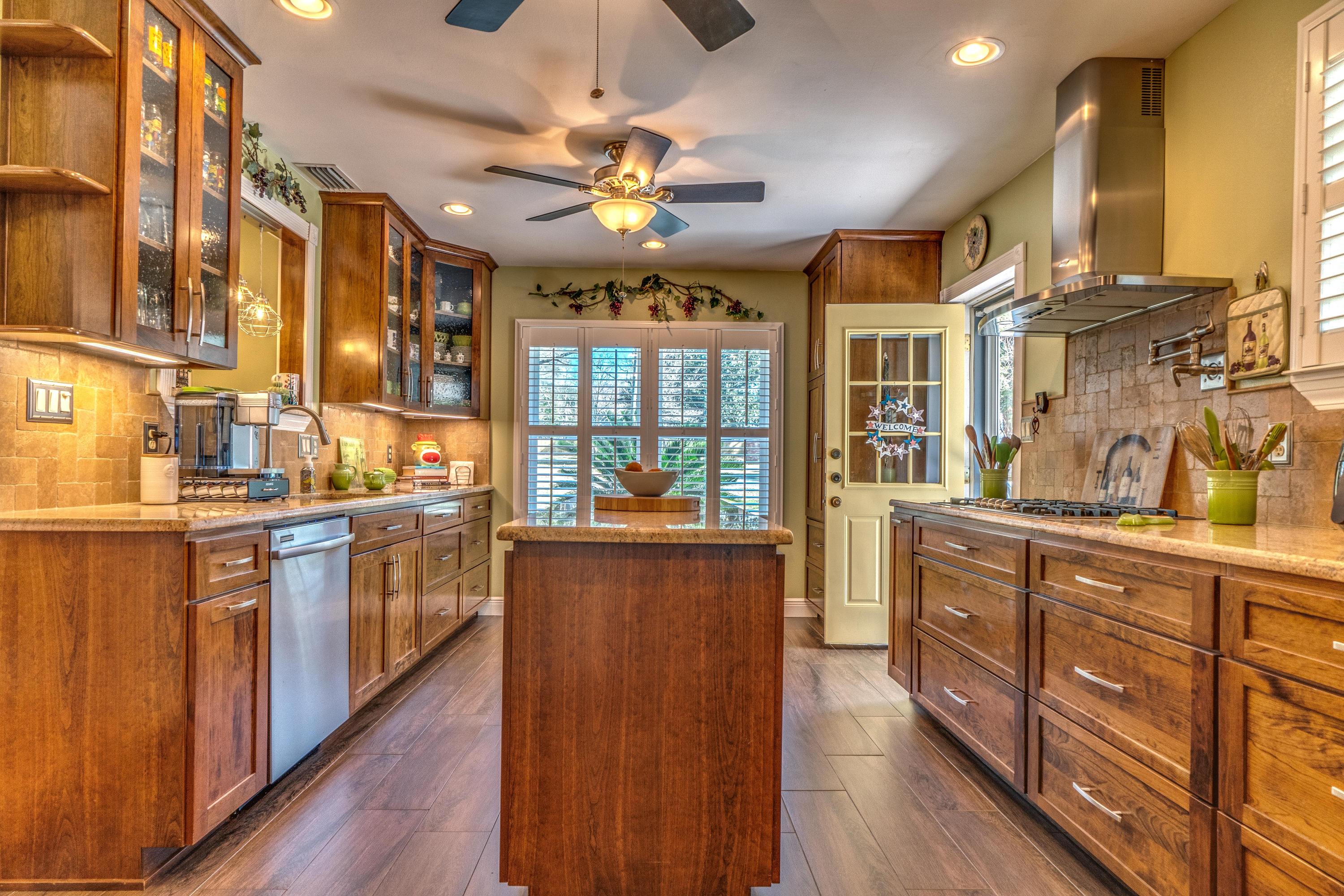 HUNTER WOODS - Residential