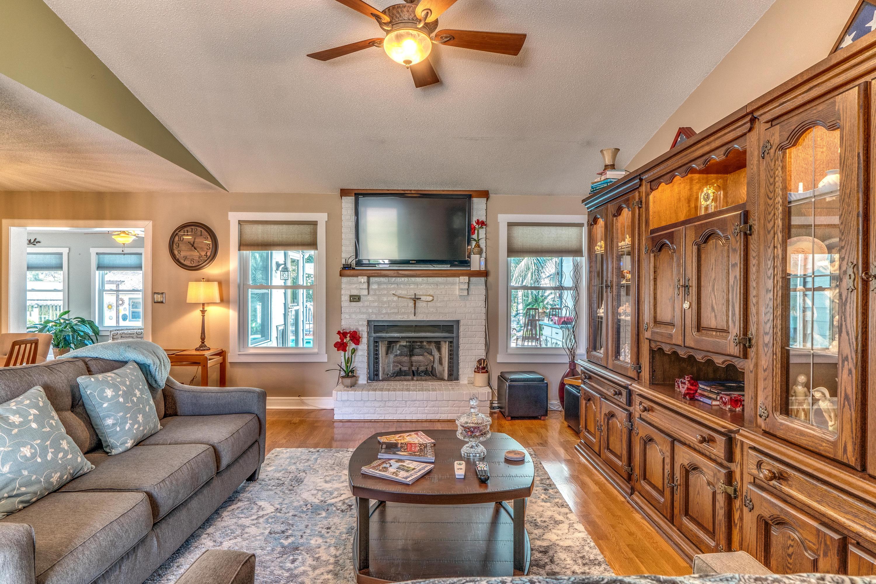 HUNTER WOODS - Residential