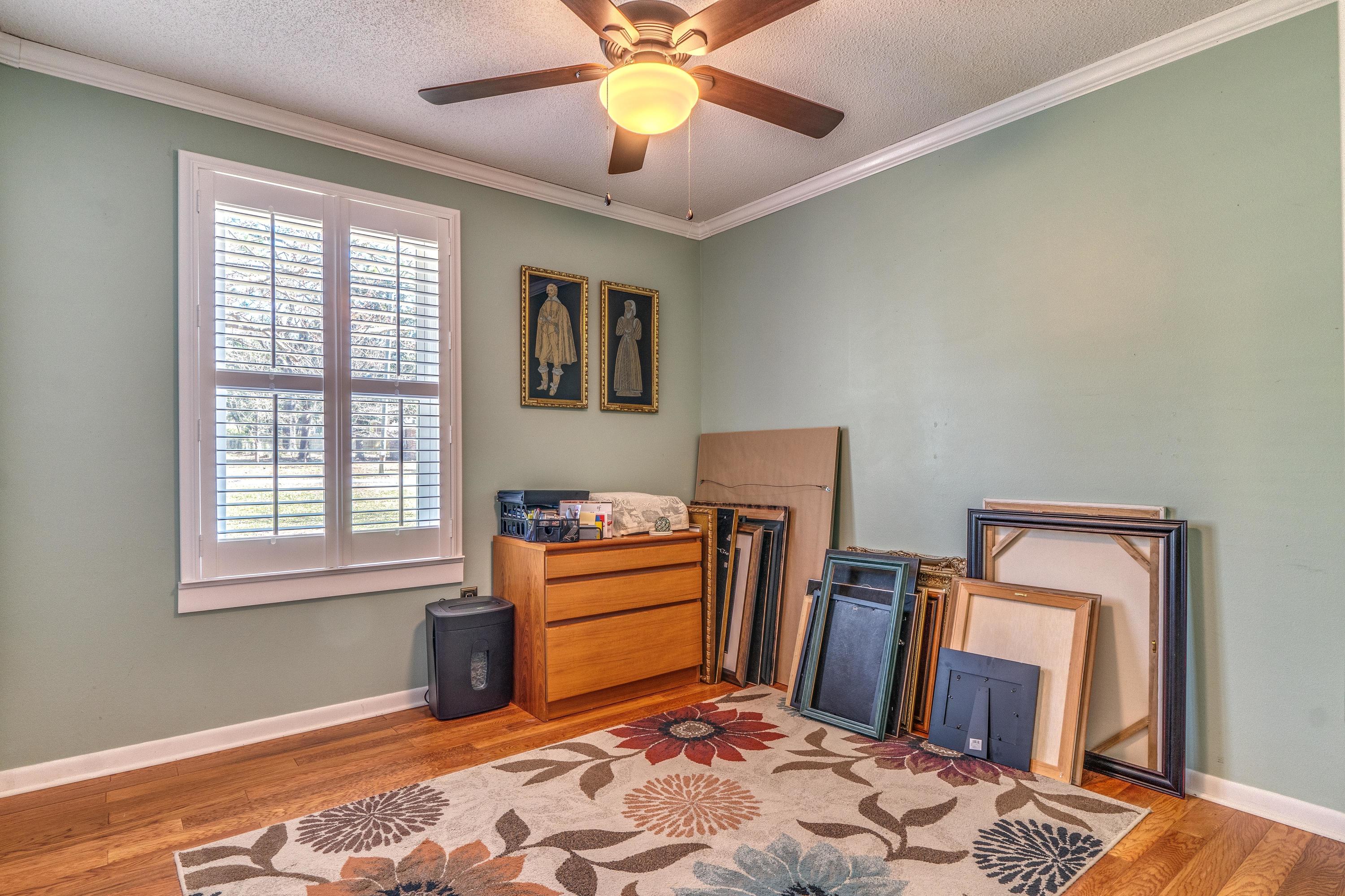 HUNTER WOODS - Residential