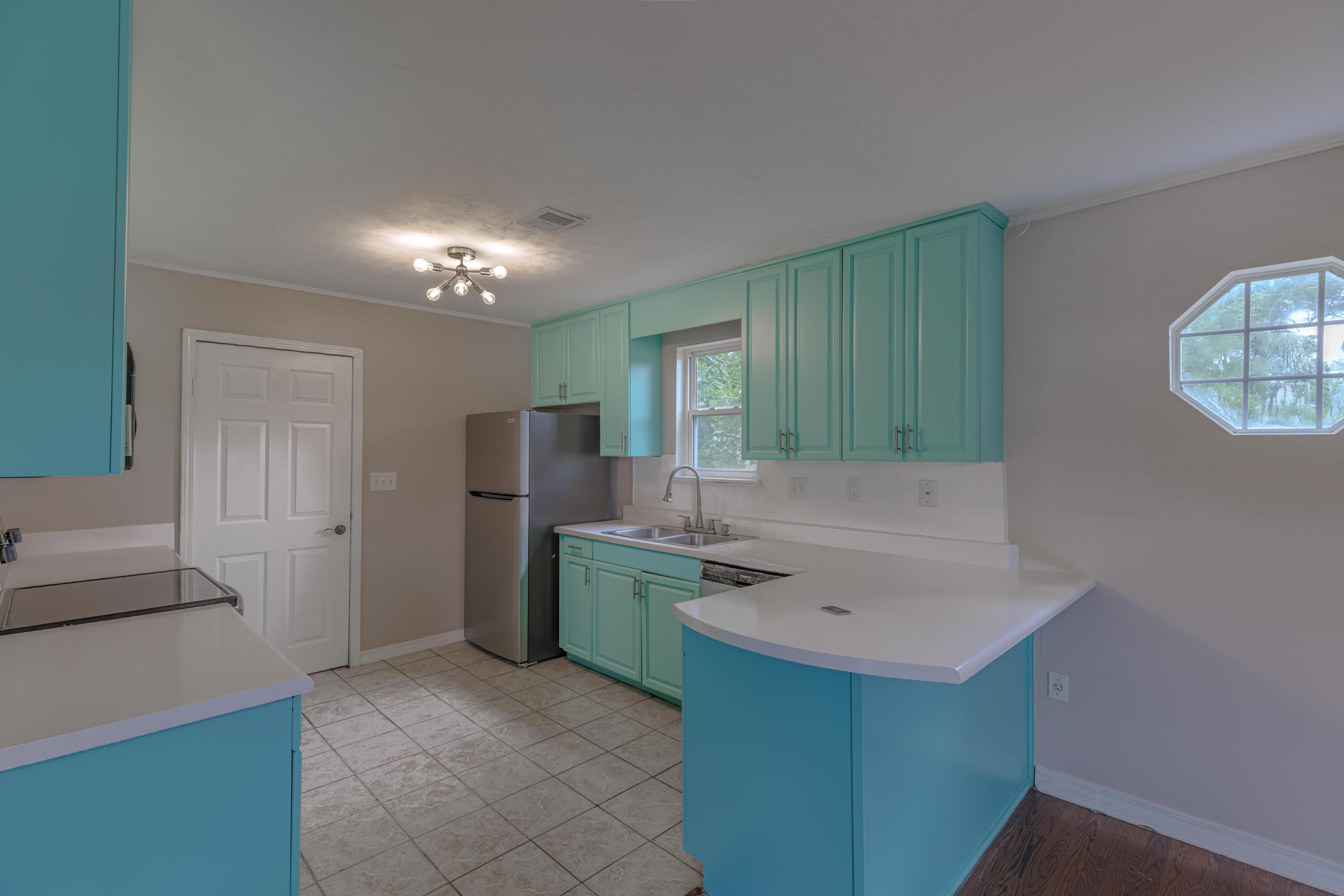 EDGEWATER - Residential