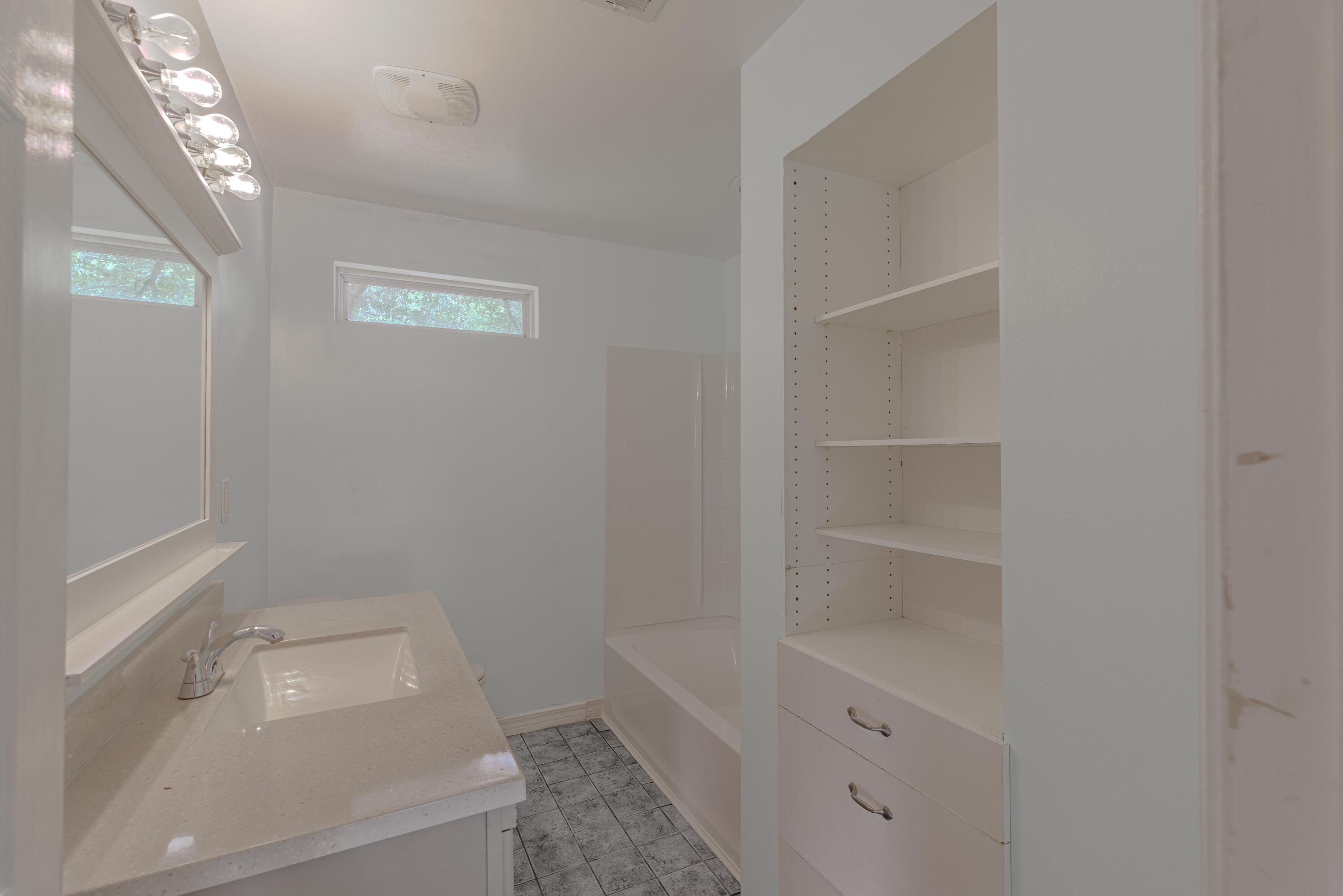 EDGEWATER - Residential