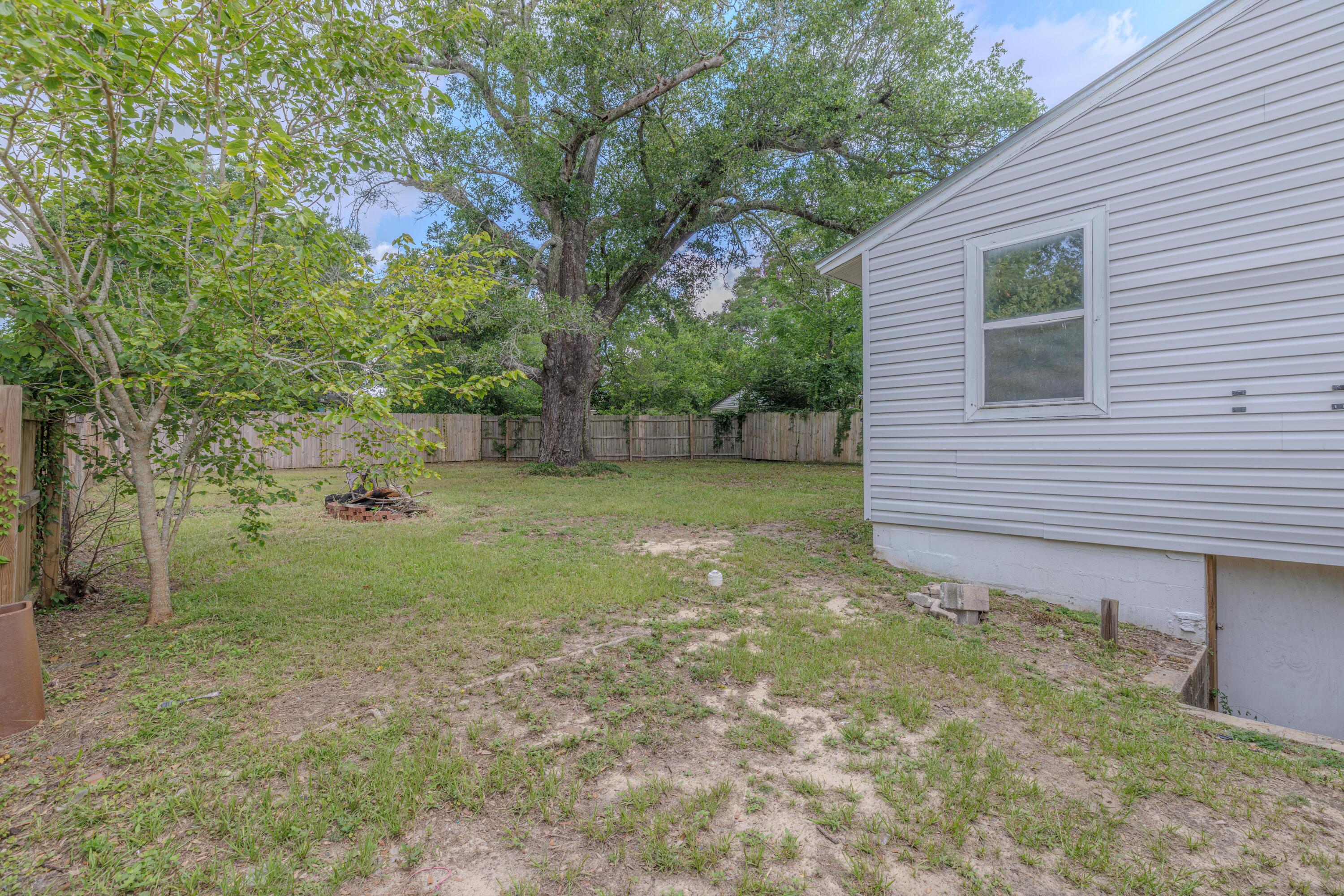 EDGEWATER - Residential
