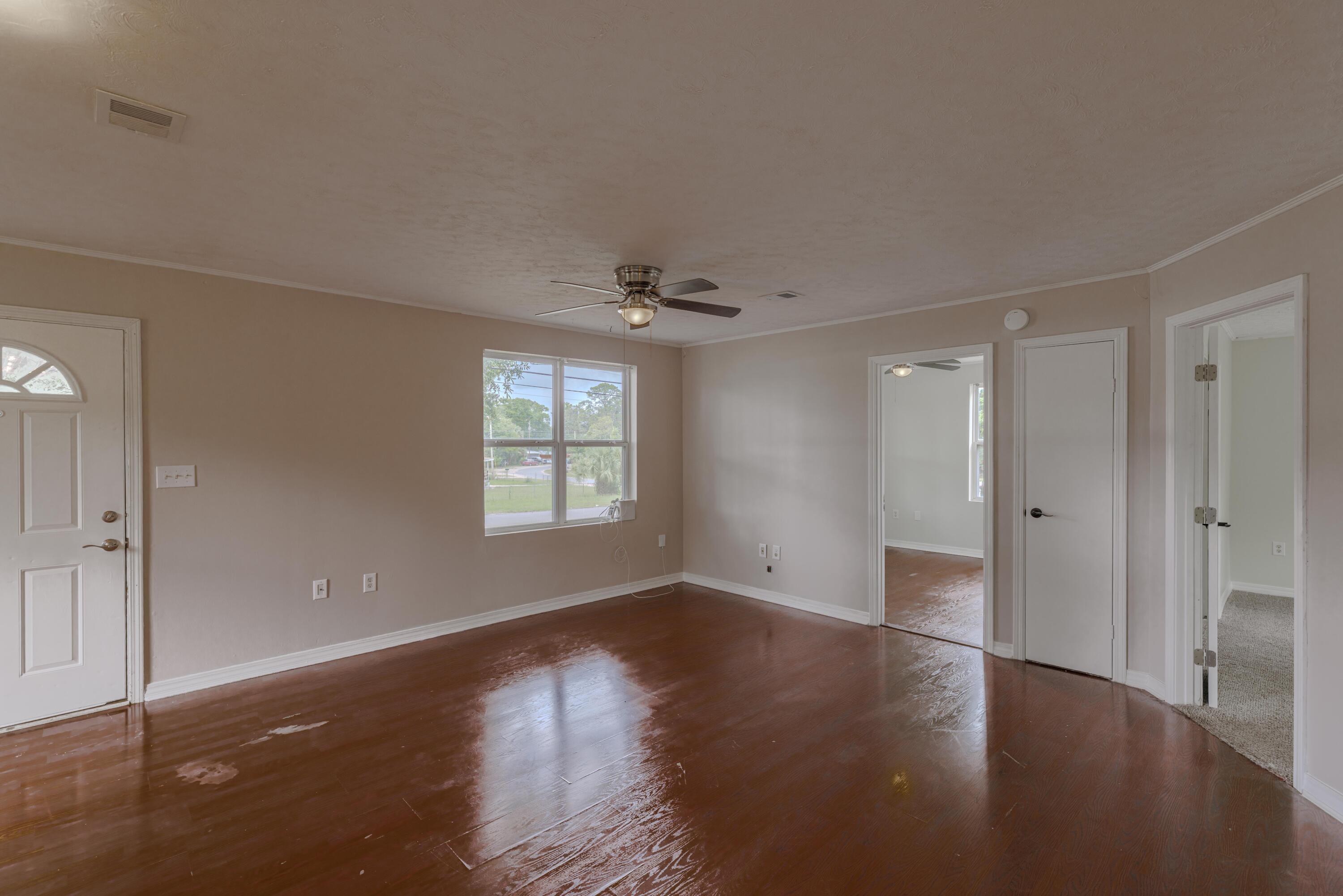 EDGEWATER - Residential