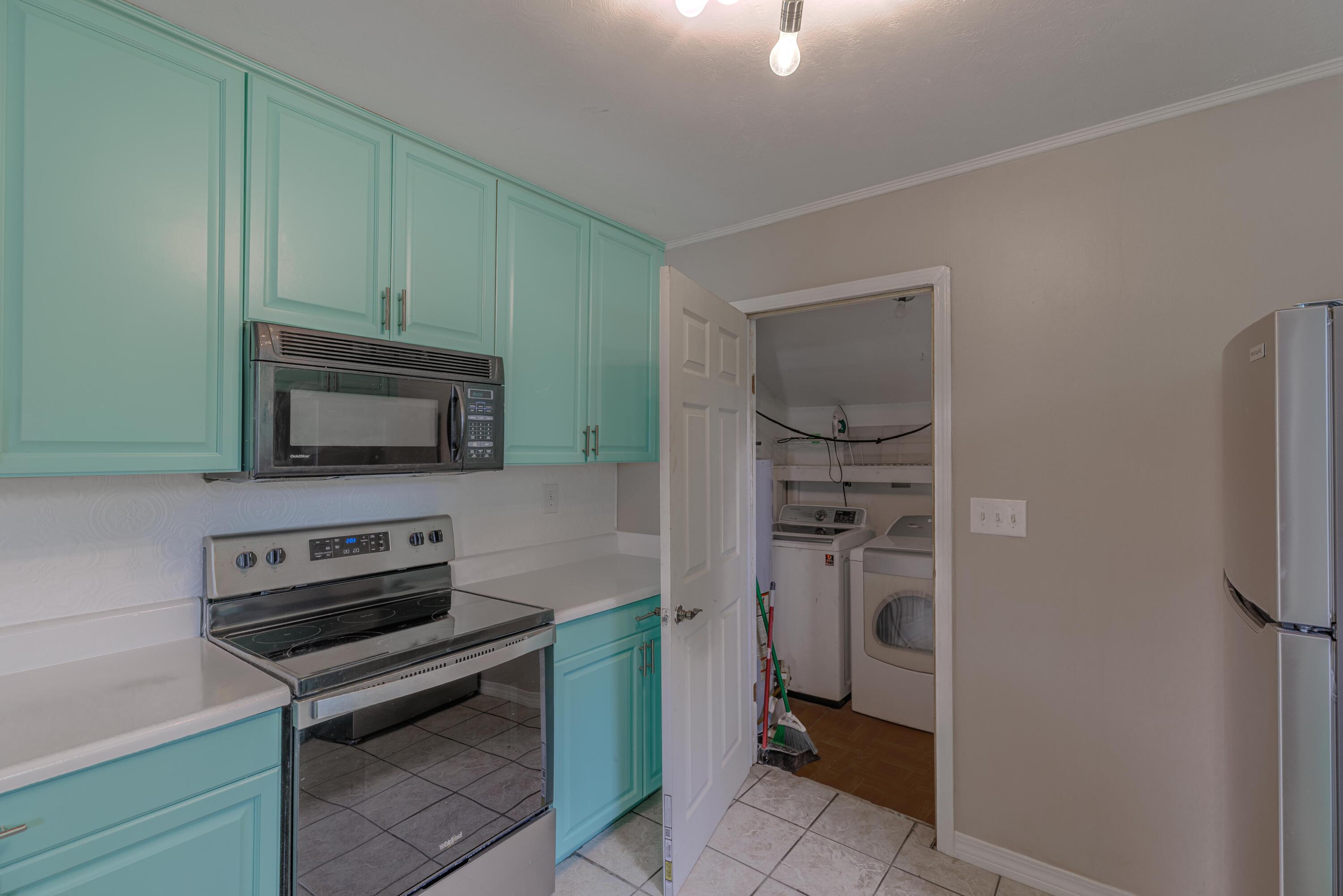 EDGEWATER - Residential